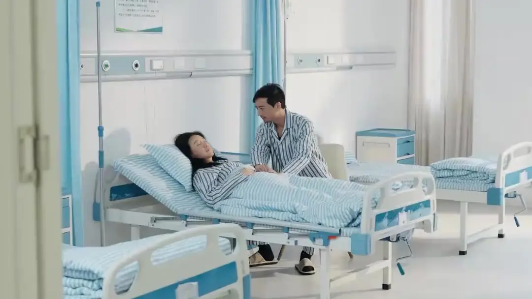 Reborn in Love: When the Nurse Saw More Than the Doctors Did