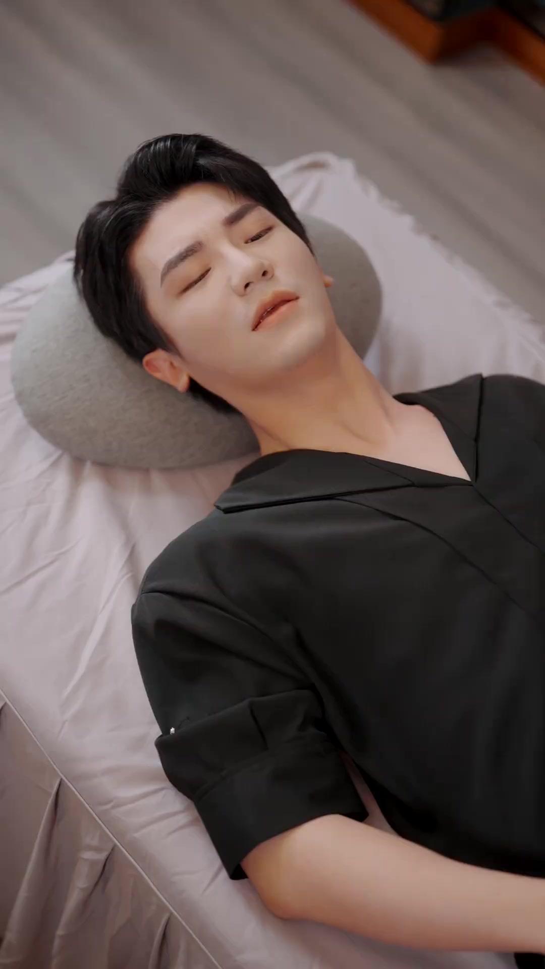 (Doblado)¡Cásate conmigo, demonio!