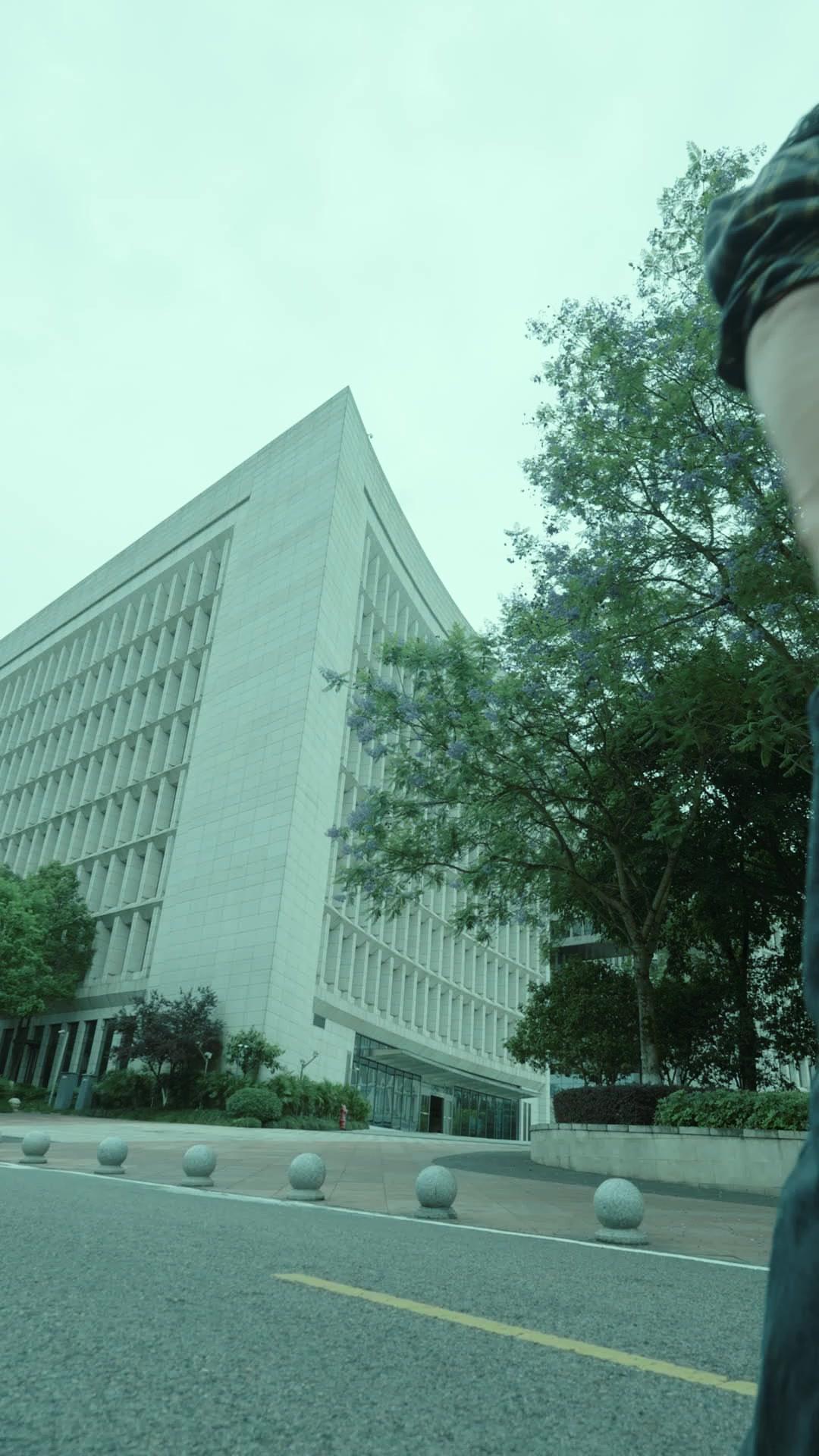 Gegen den Strom – Der Lieferkrieg