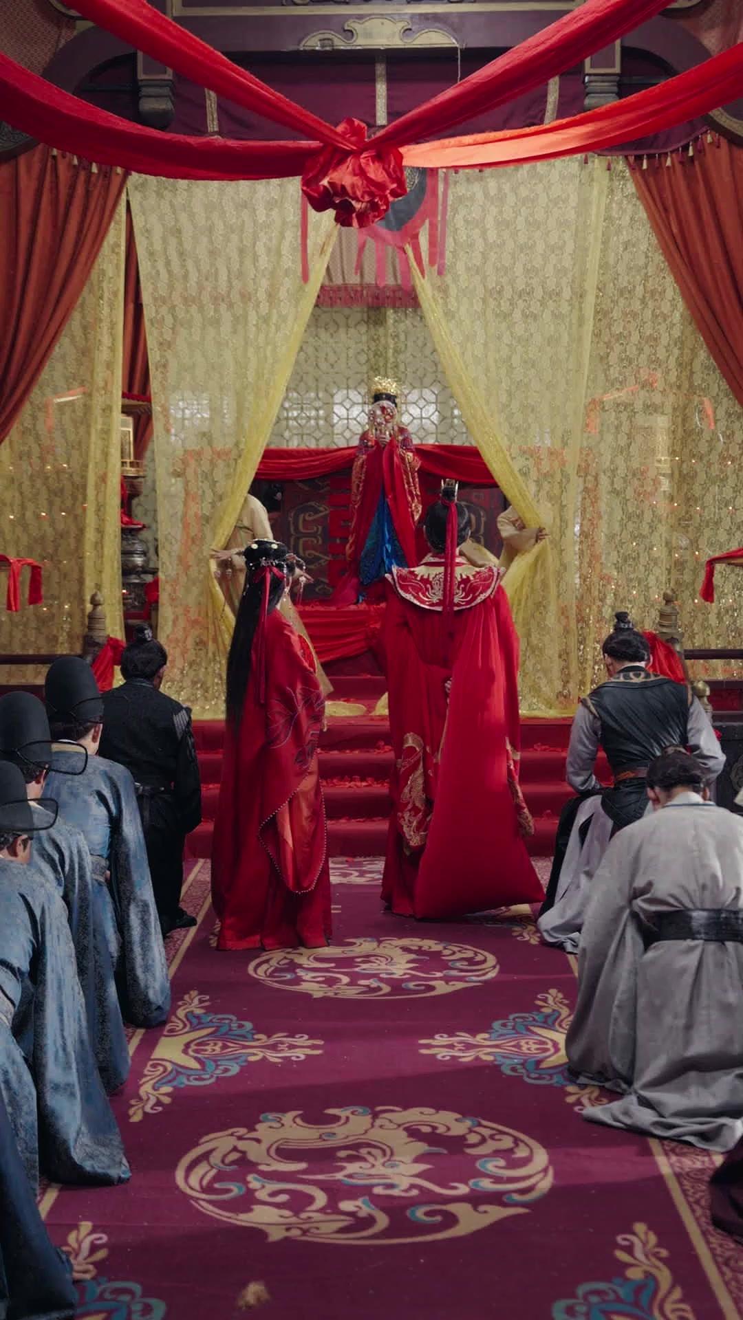 QUI EST LA VRAIE REINE ?