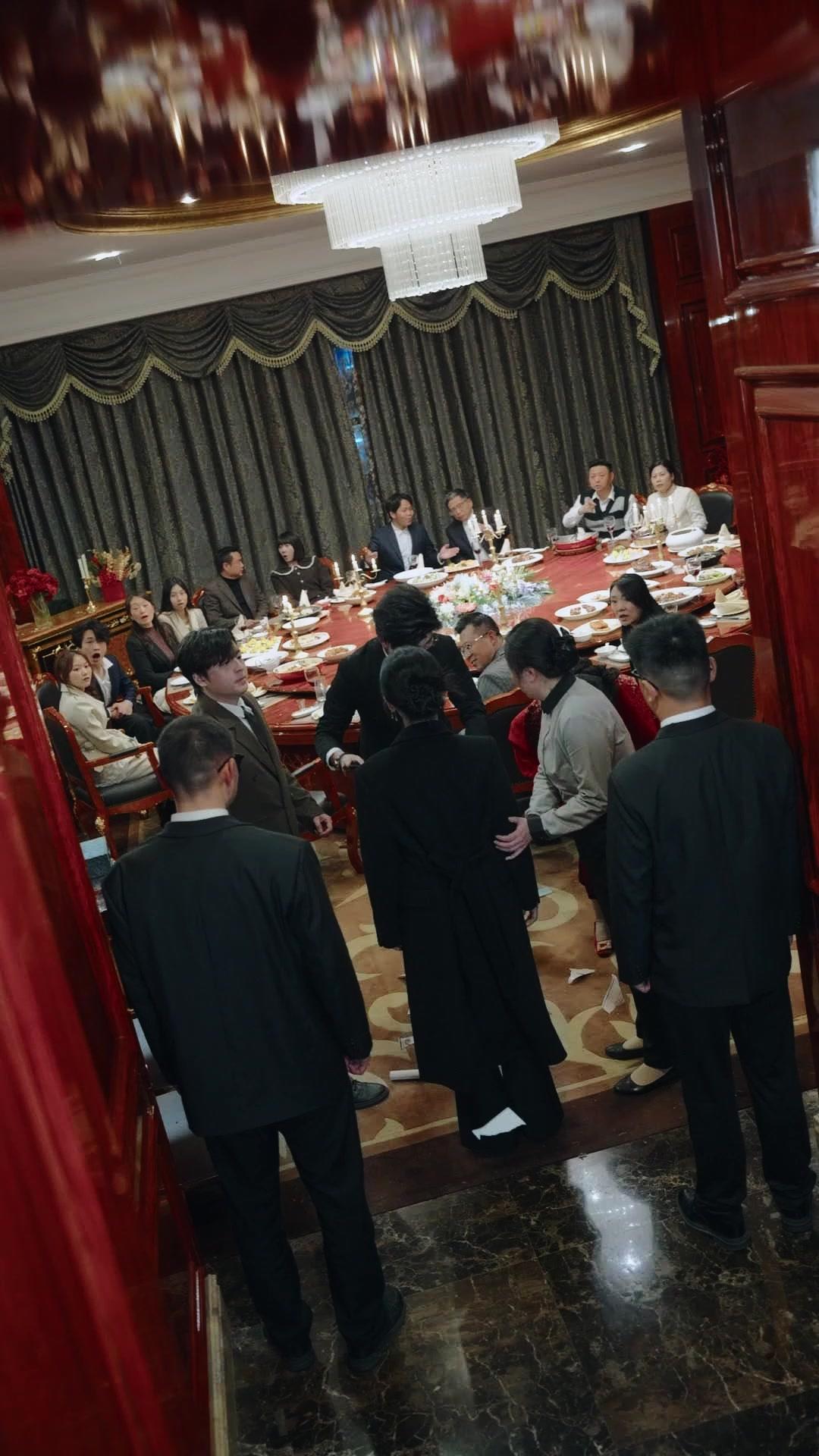 Reborn to Pick: Genius Son or Grateful Girl?