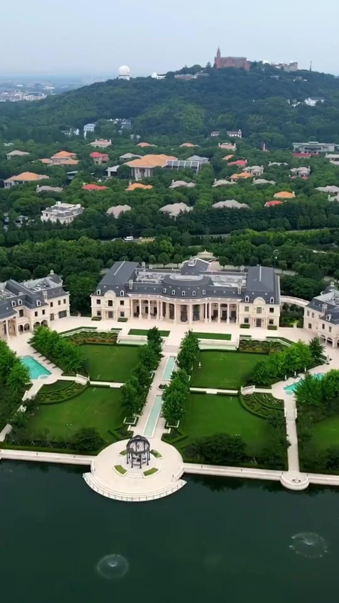 上流社会の不倫密約