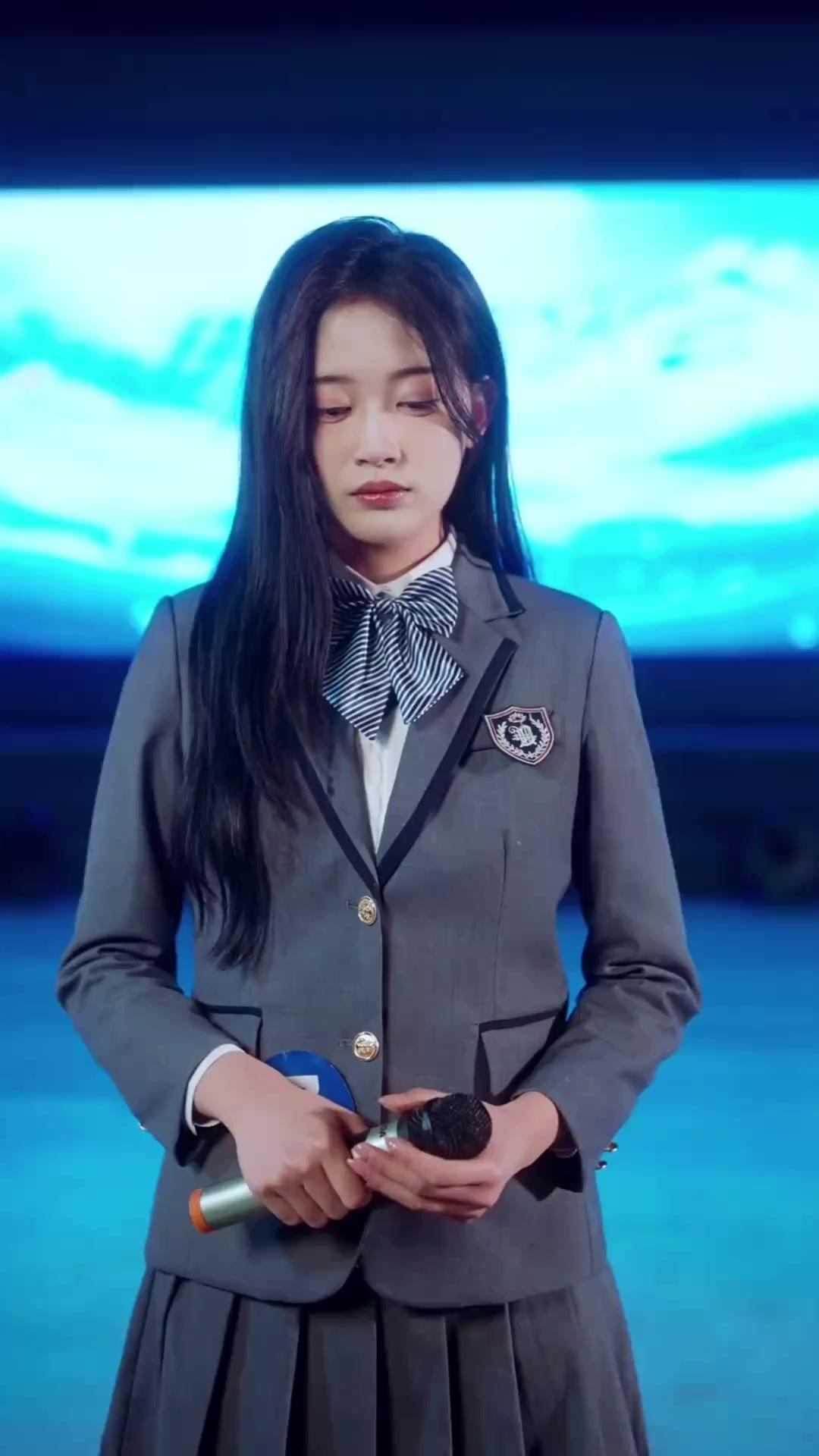 Air Mata di Balik Topeng Bisu