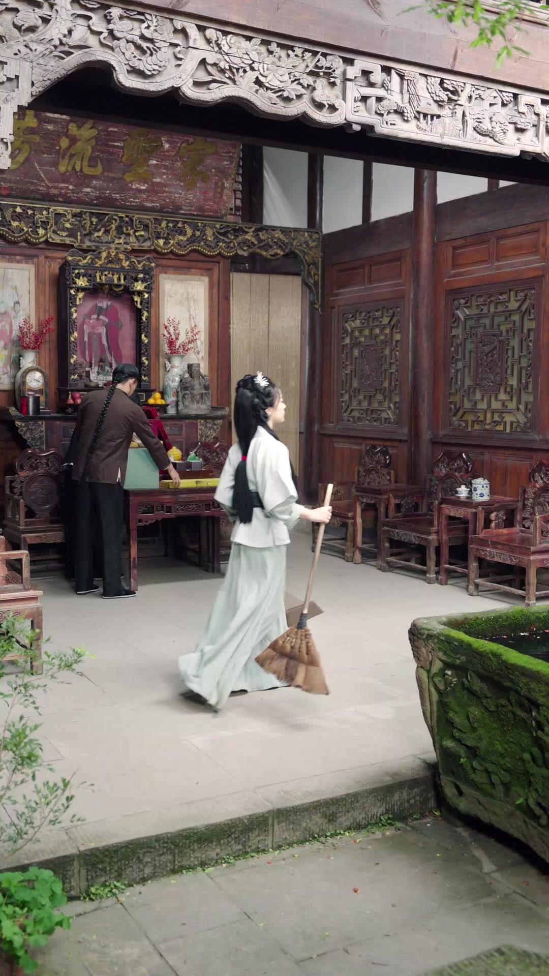 Treasury Queen Returns