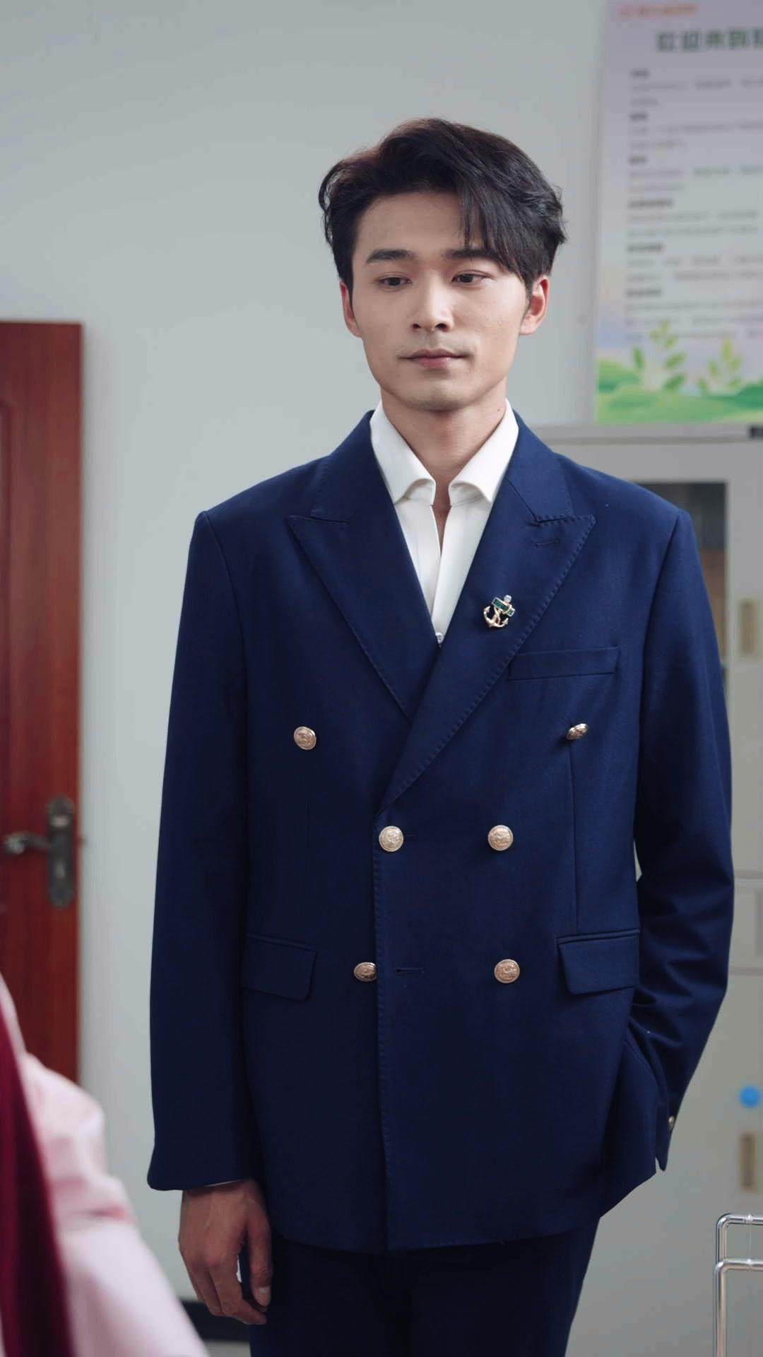 Wanita Misterius Bertopeng