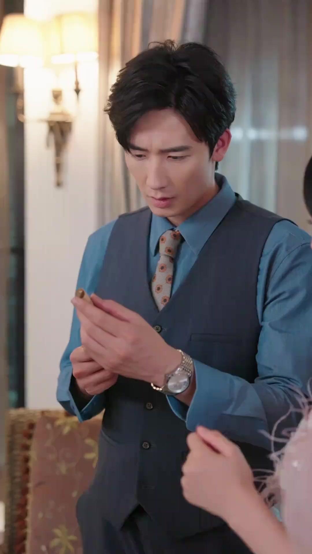 책 빙의했더니 최애가 빌런?!