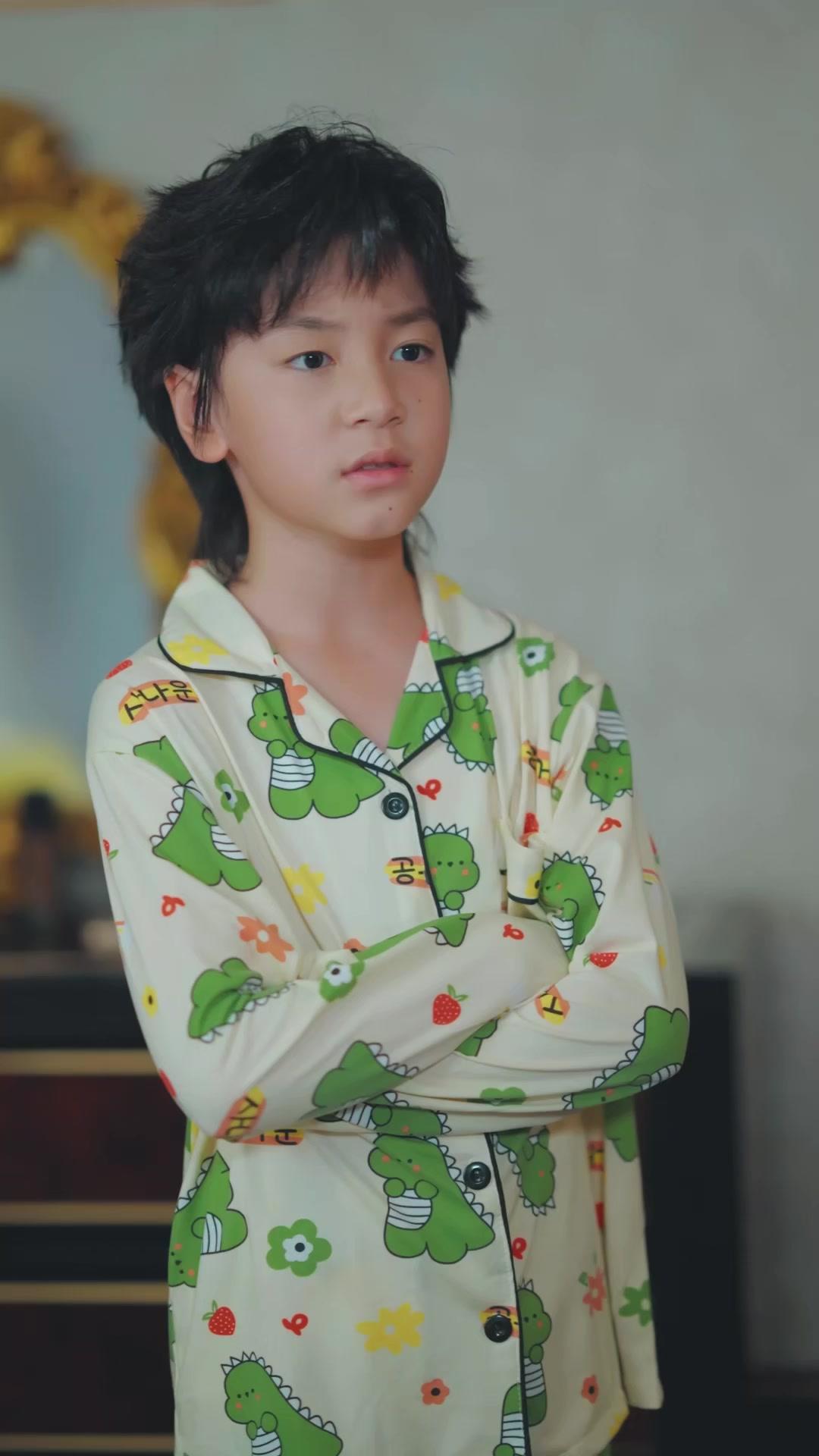 Dad’s Back! Kneel, Fakers!