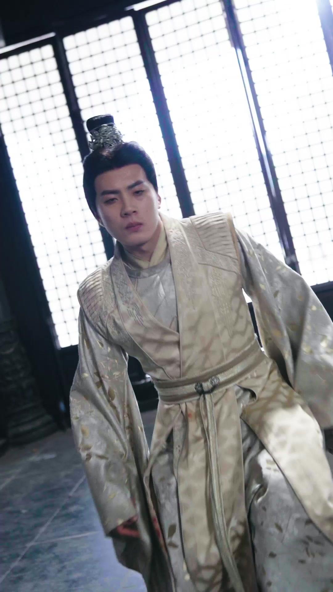 Kue Kenari Pembawa Berkah