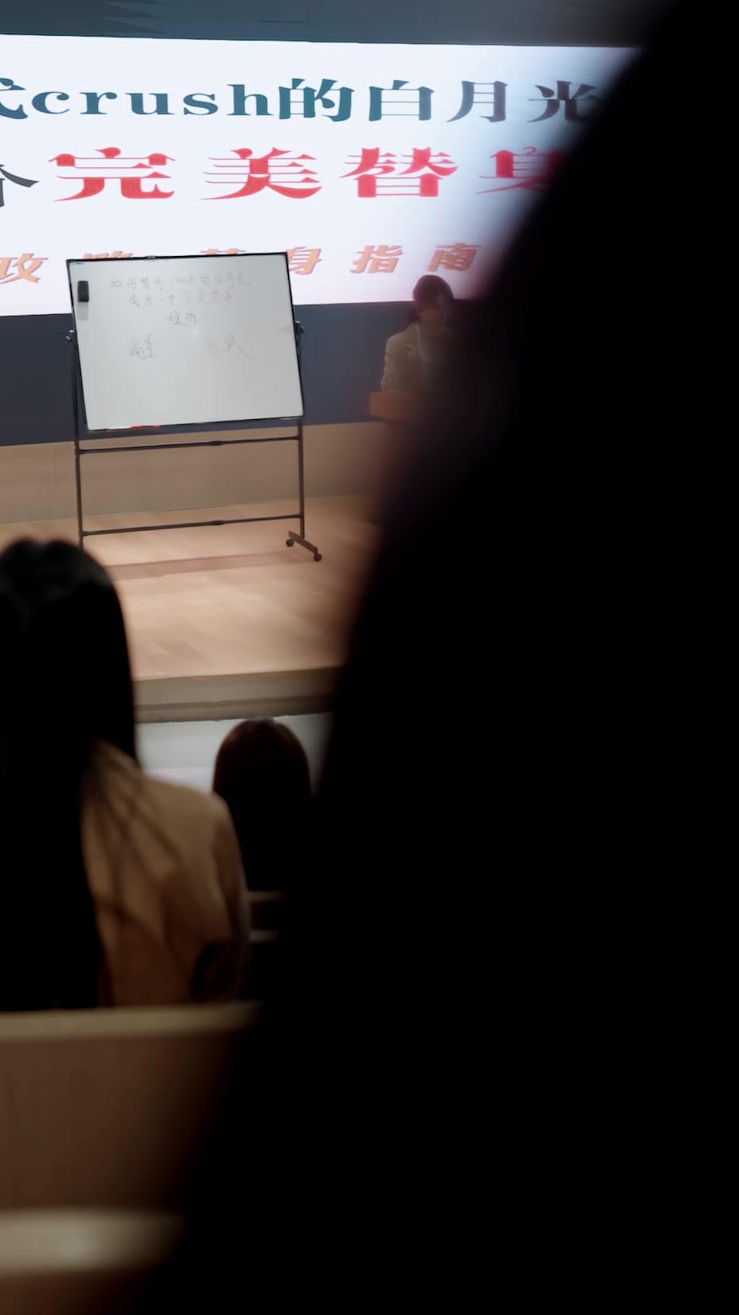 我為弟弟演白月光，卻轉身嫁給他哥