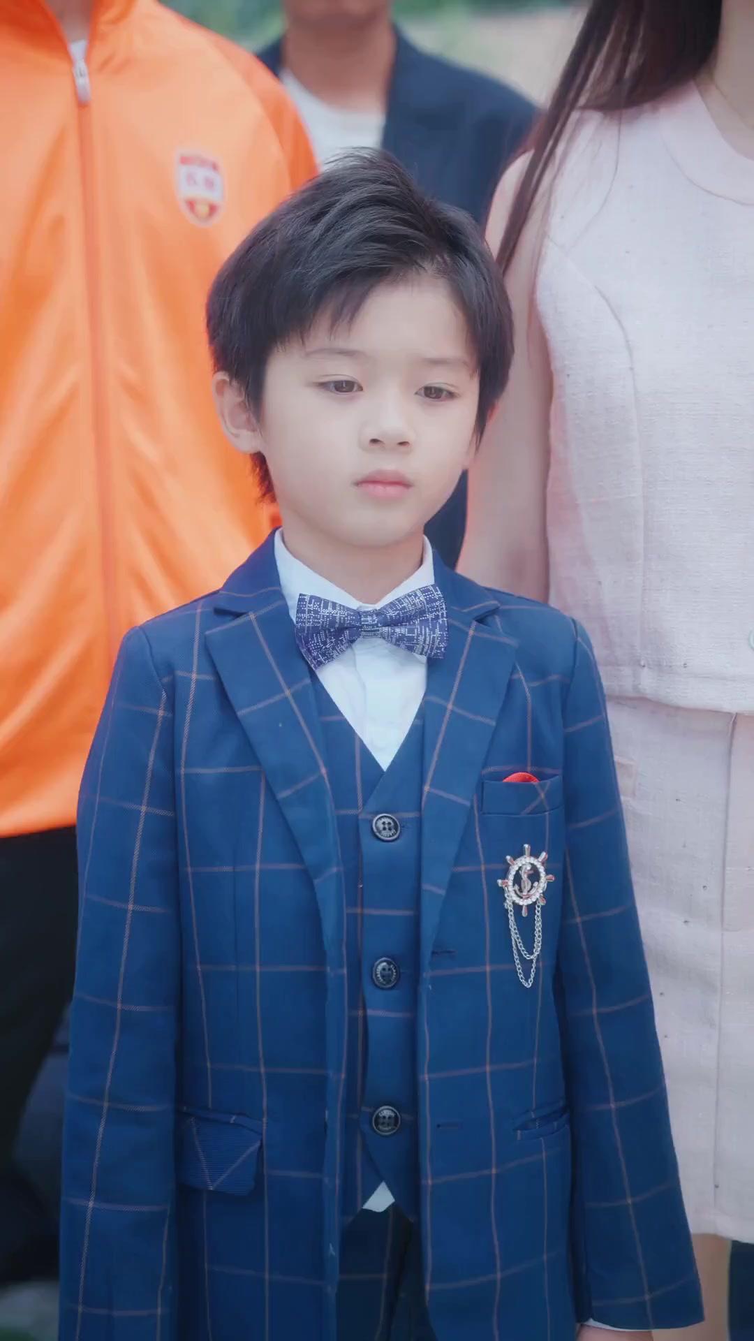 (Dubbed) Back at Eight: The Football Legend