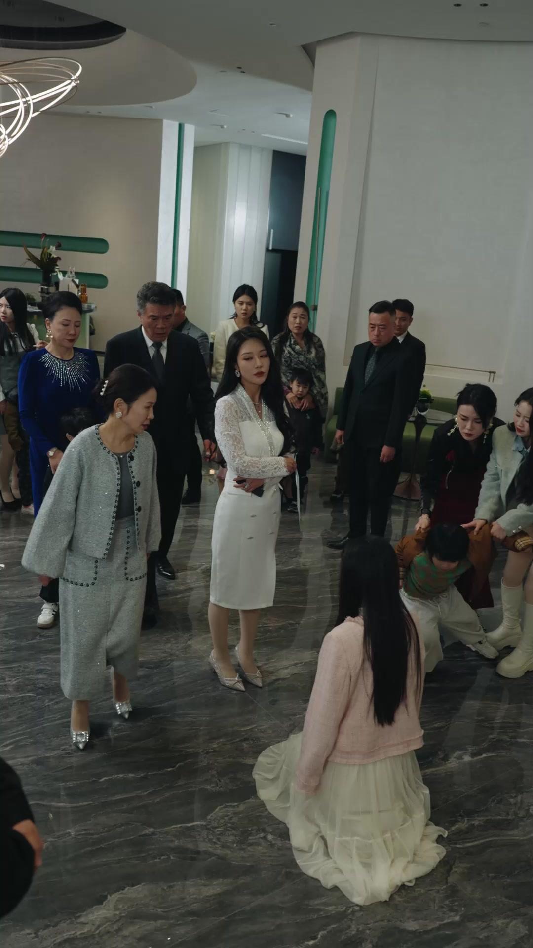 Pelakor Naik, Istri Sah Tersingkir?