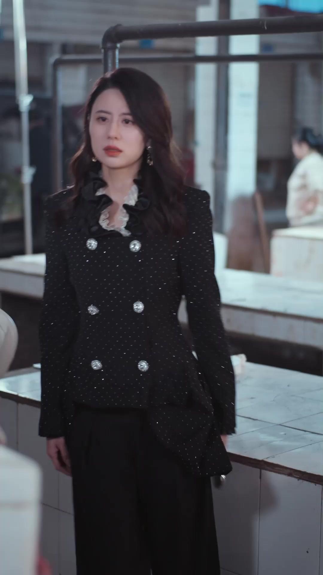 هي من سرقت بناتي