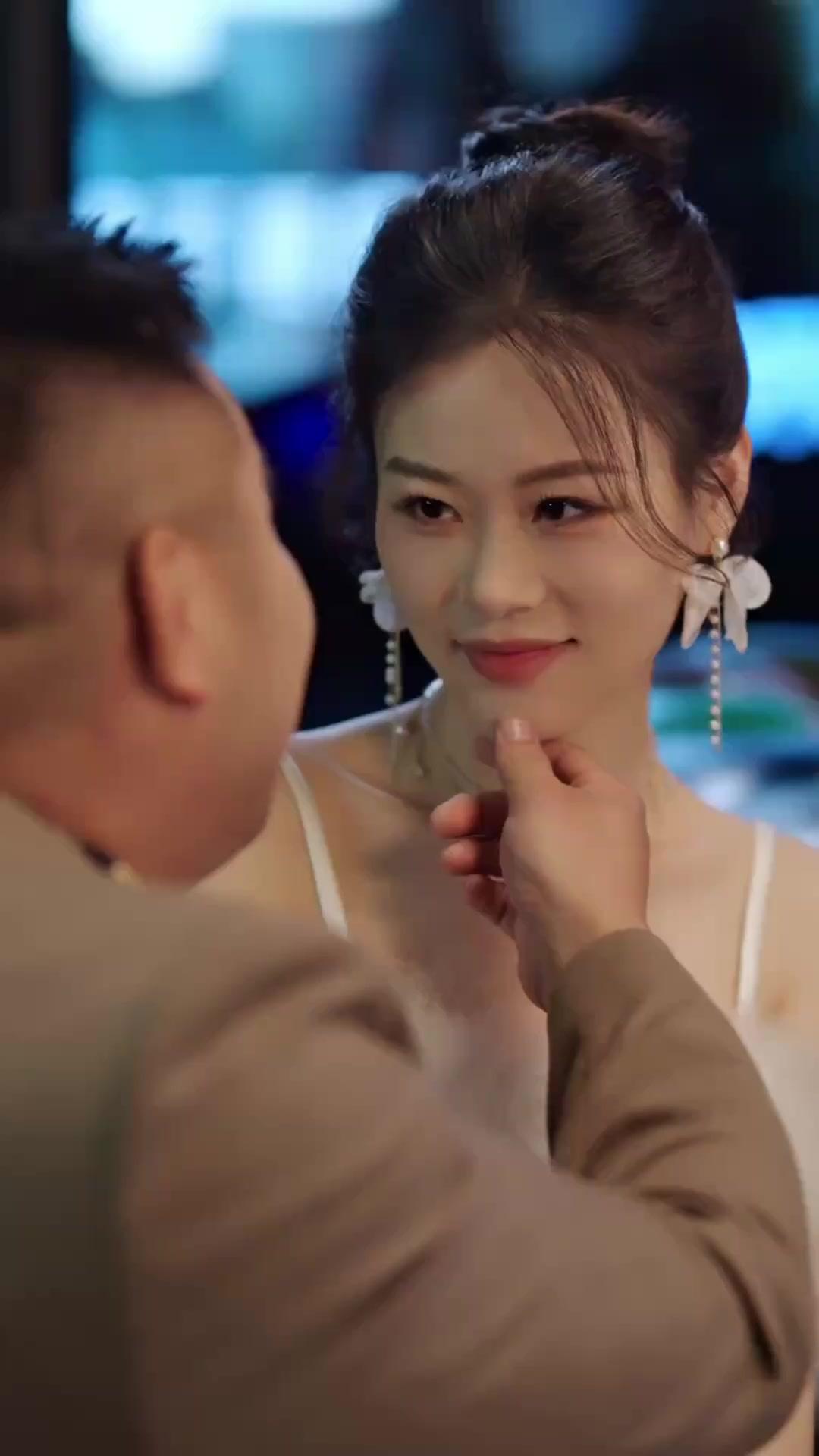 Cinta Petani Cantik dan Pilot Ulung