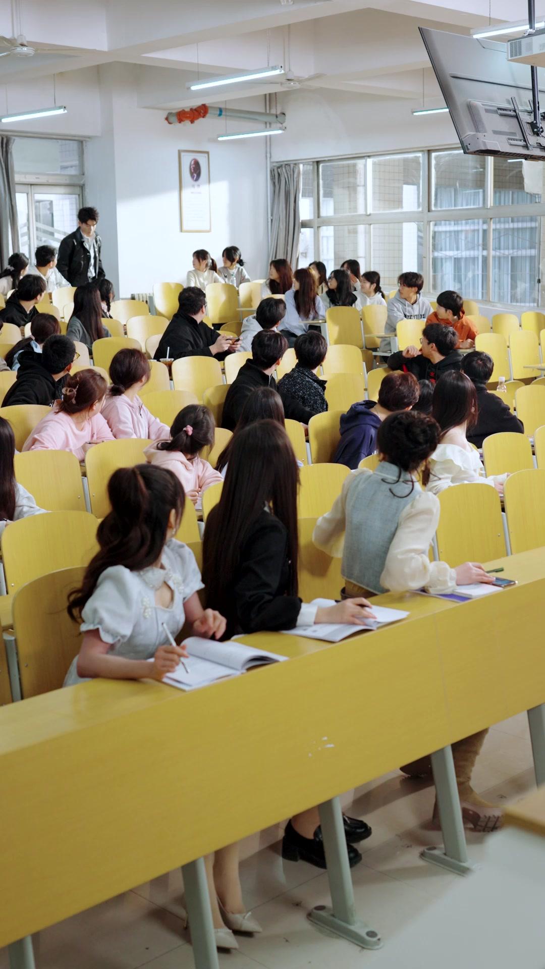 T’APPROCHE PAS DE MON HOMME