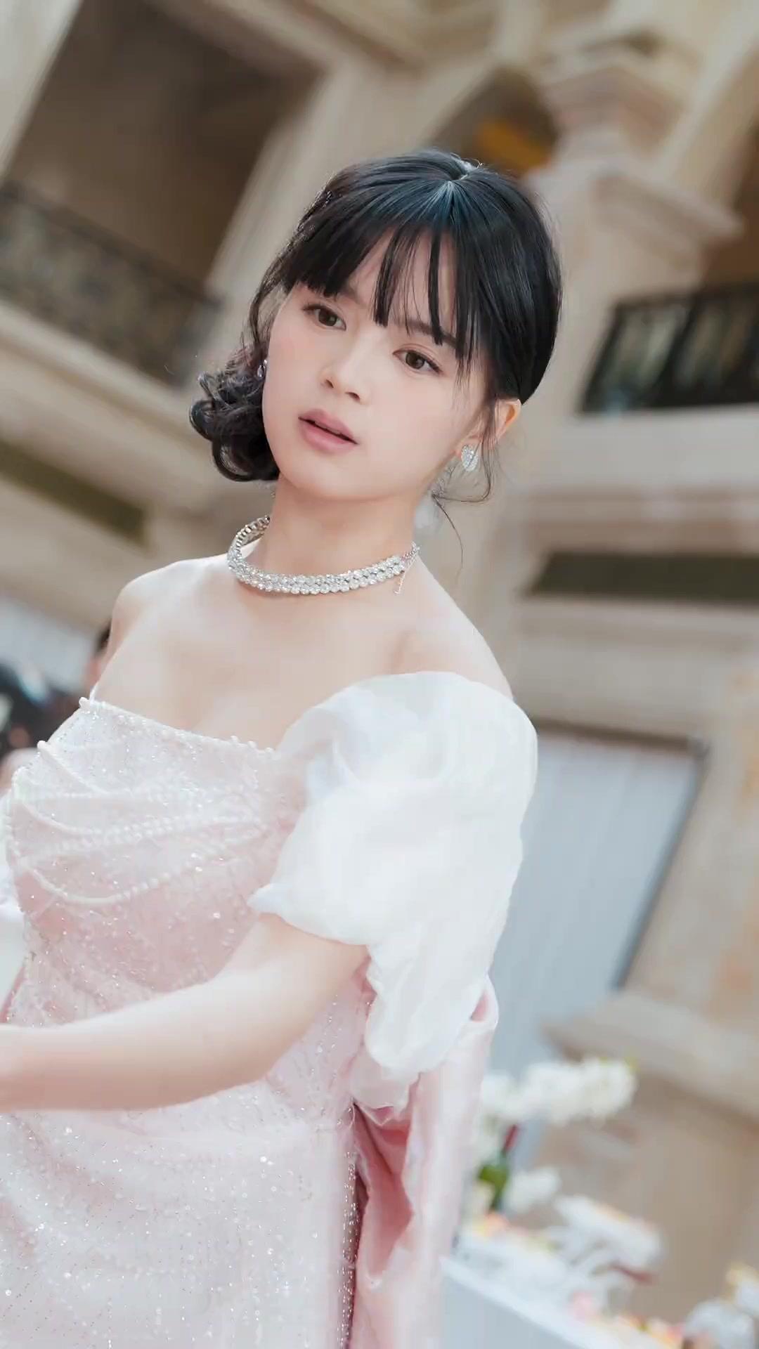 (พากย์เสียง) ทายาทเศรษฐีน้ำมัน