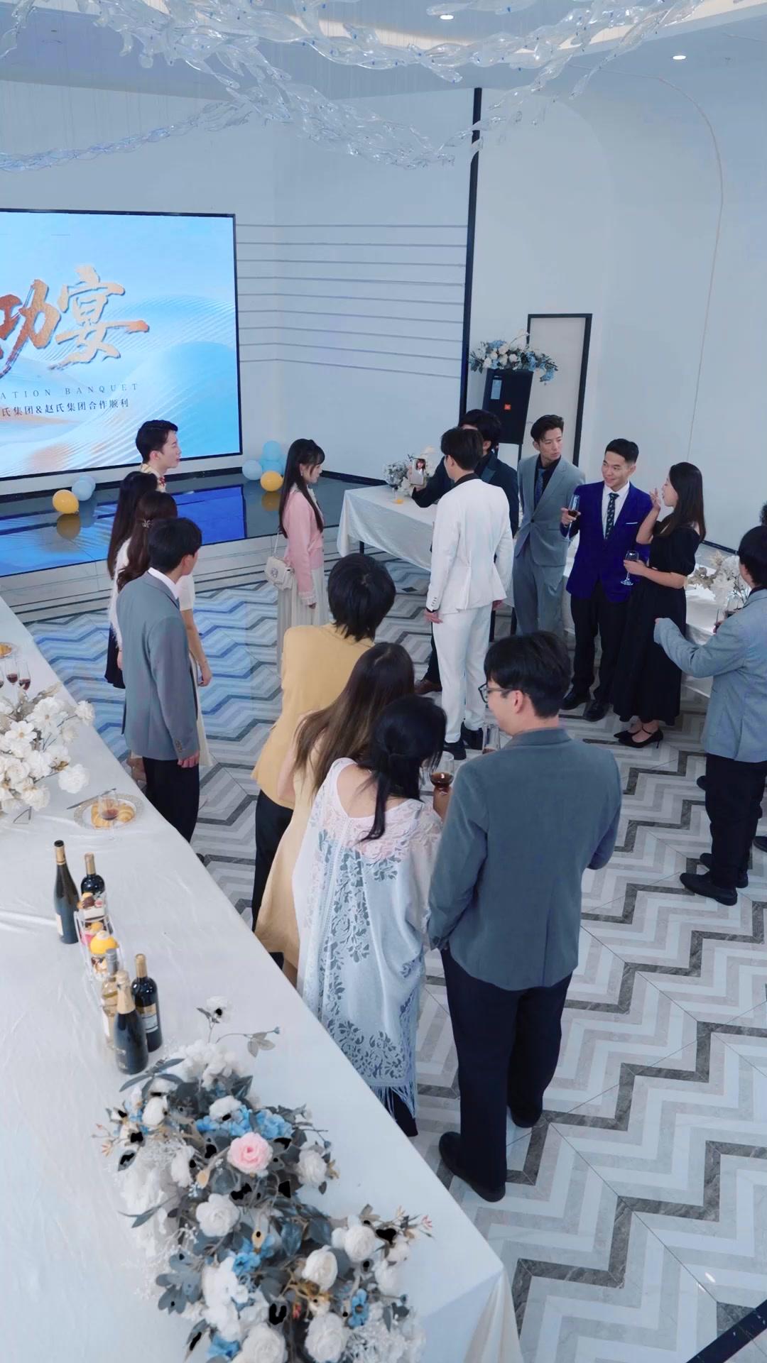 Hell Kitty Lashing Out