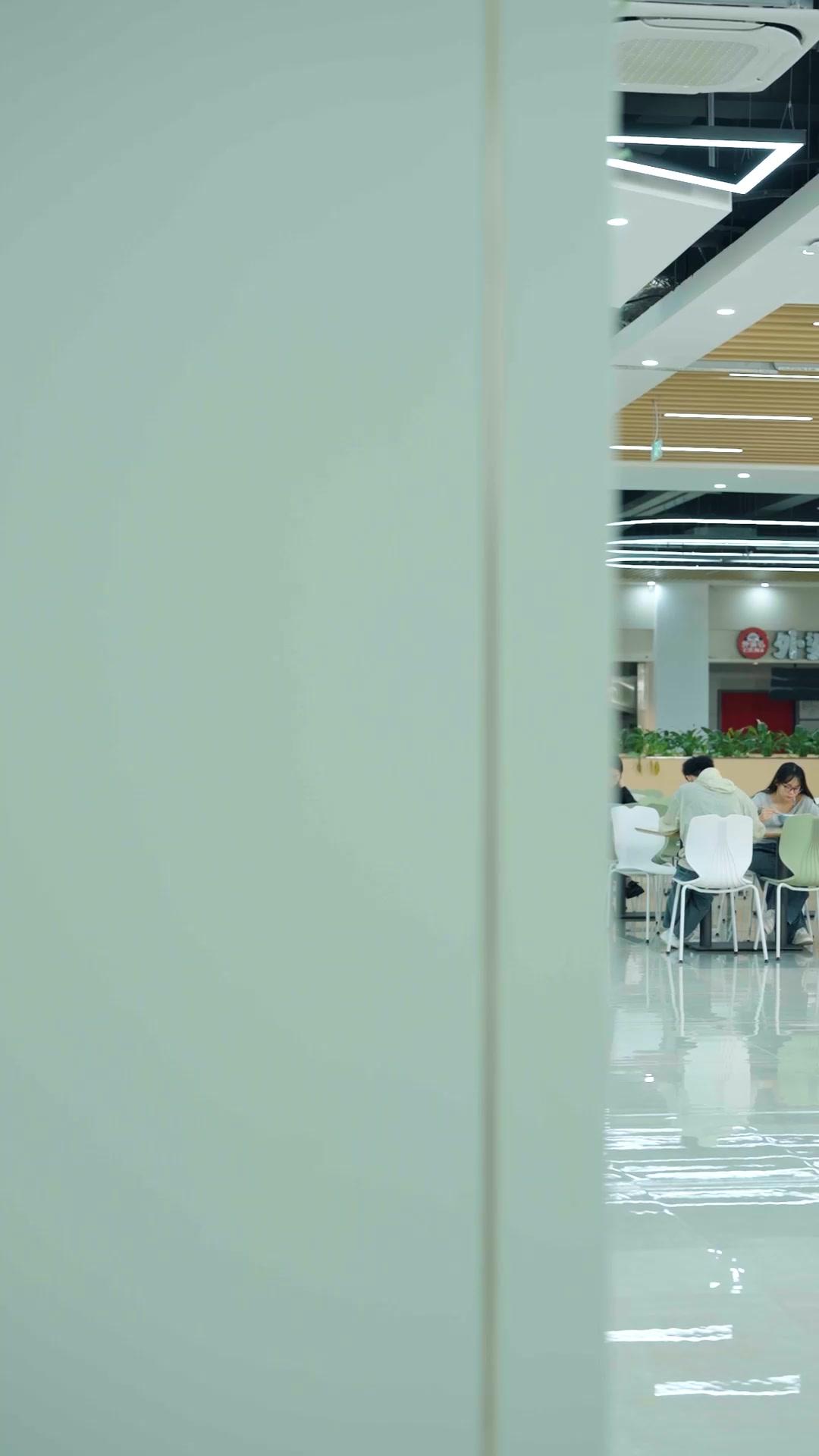 أسرة في دوامة الطمع