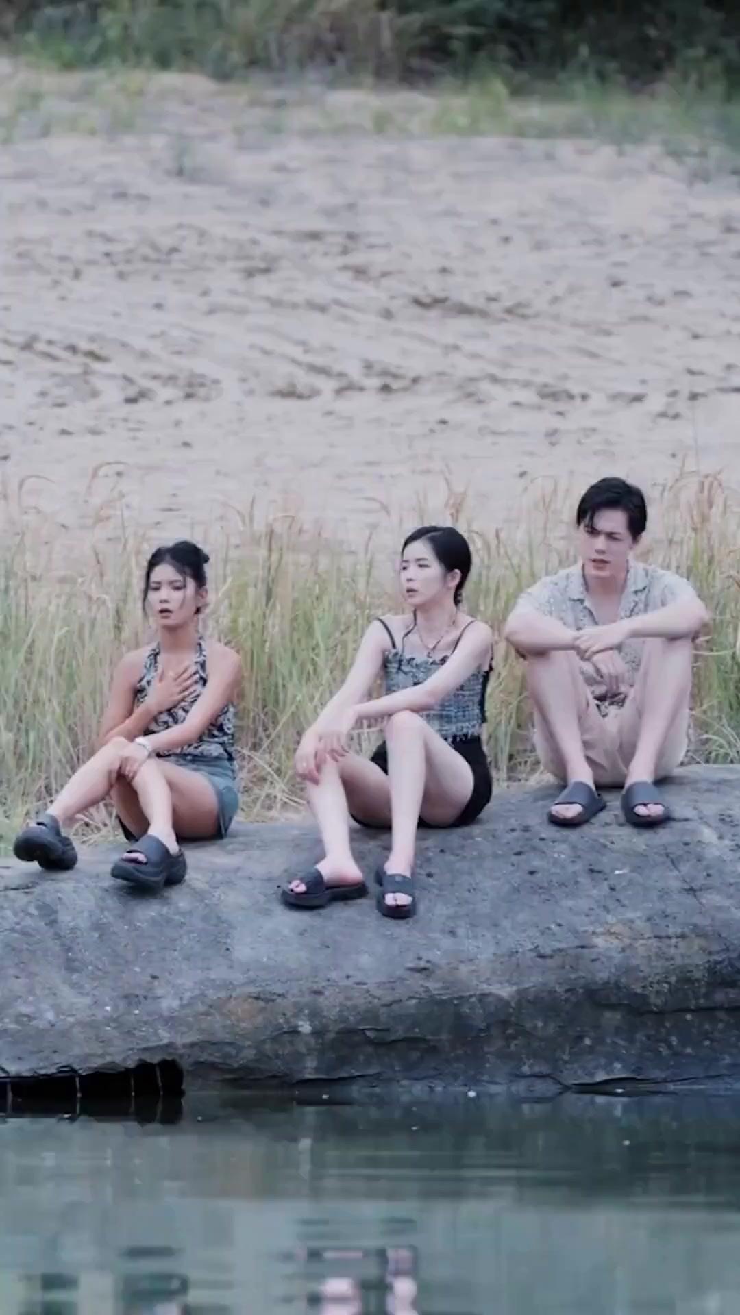 (Dublagem) O Ataque do Tubarão Gigante