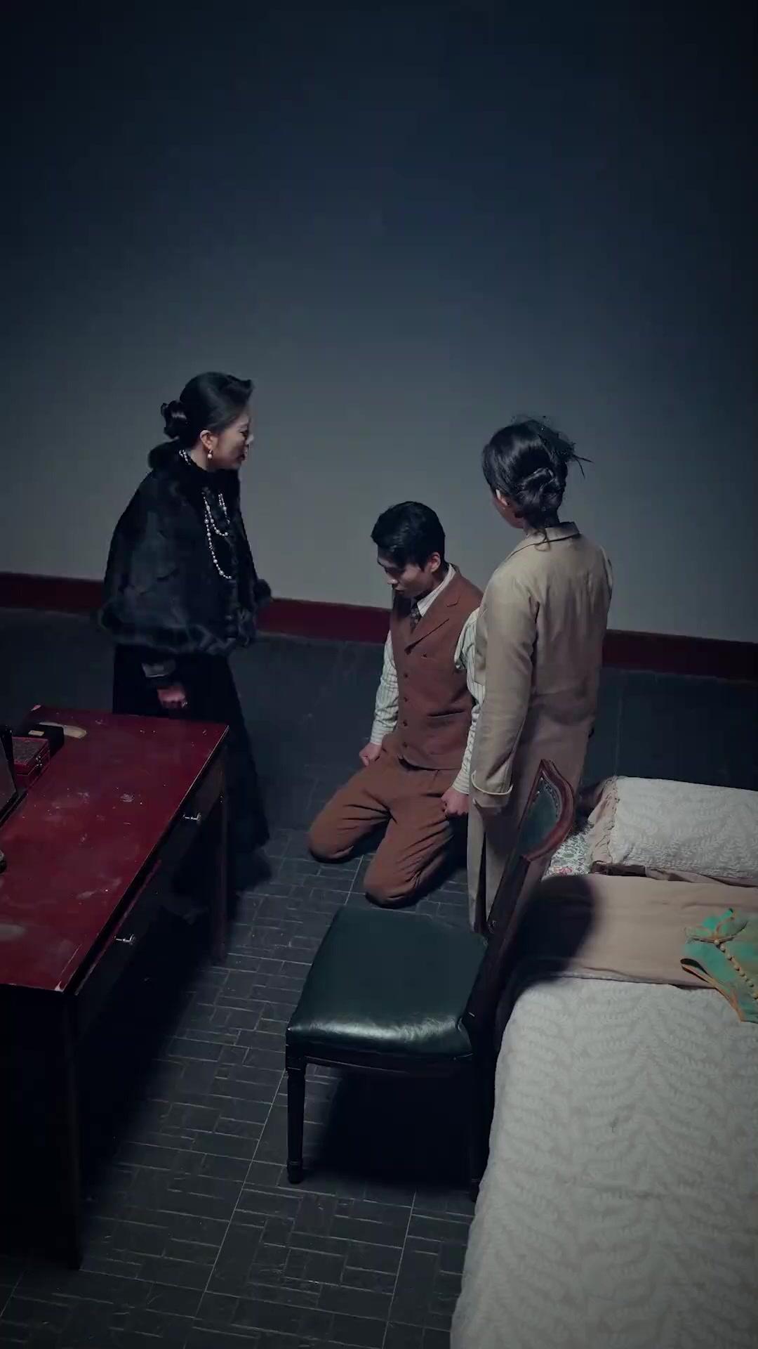 He Loves the Girl in Painting!