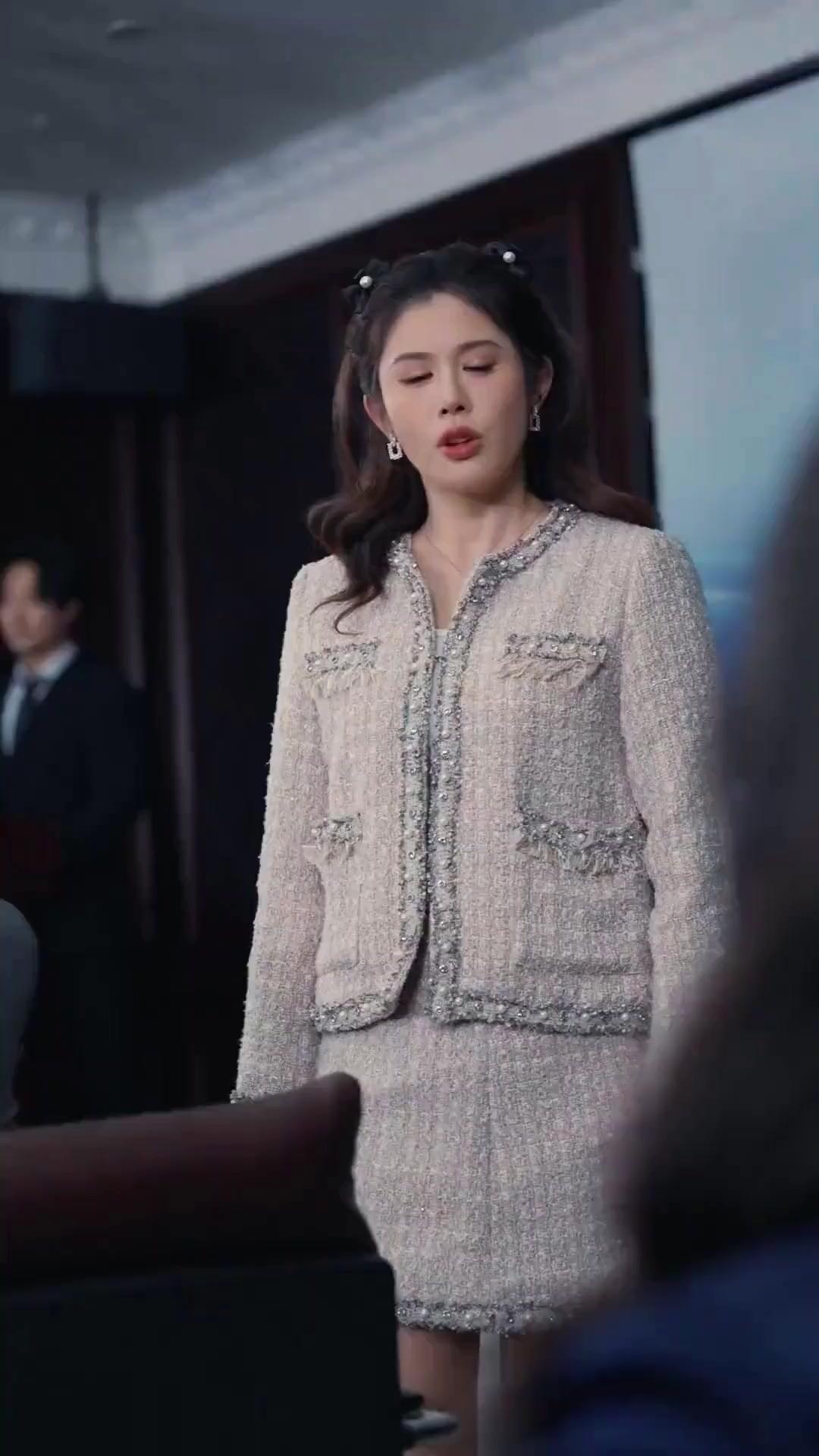 (Doblado) Regresa la reina