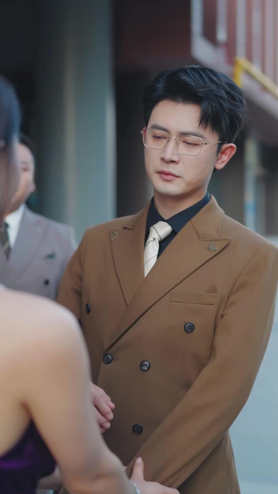 Dad’s Back! Kneel, Fakers!