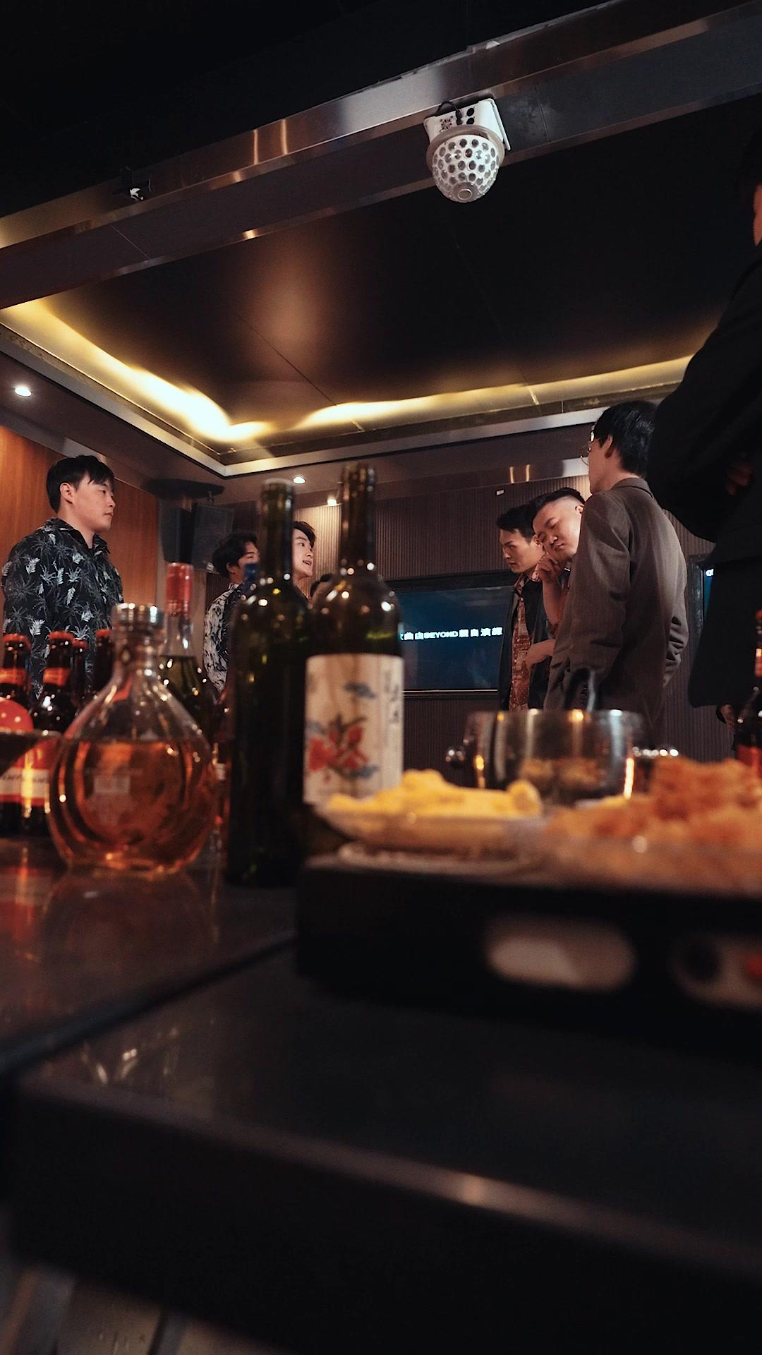 義薄雲天江湖路