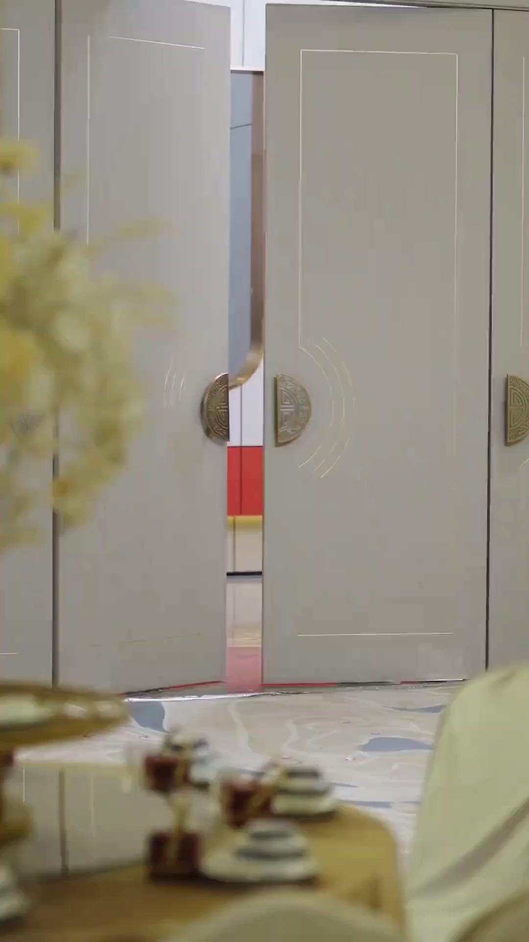 (Dubbed)Spoiled Brat vs. the Wrong Family