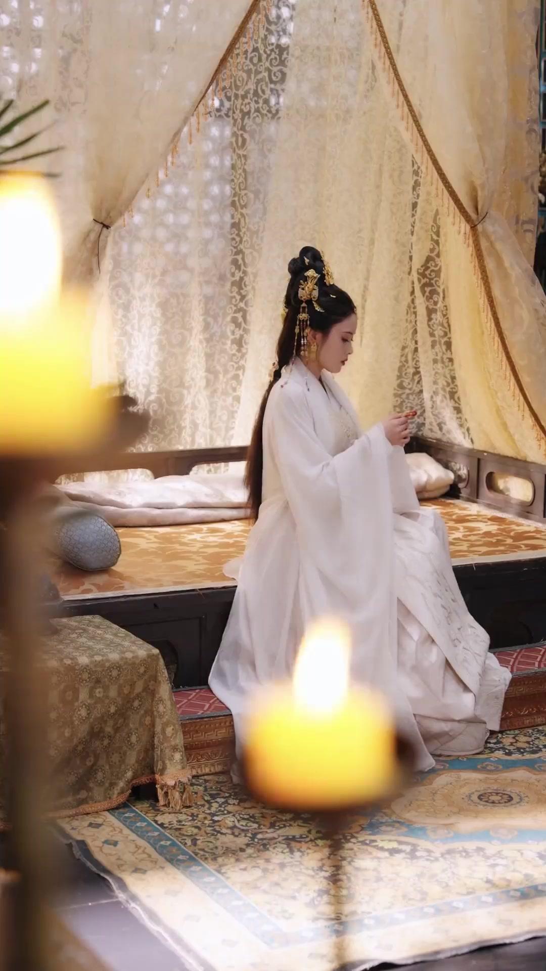 กลรักใต้ร่มบารมี