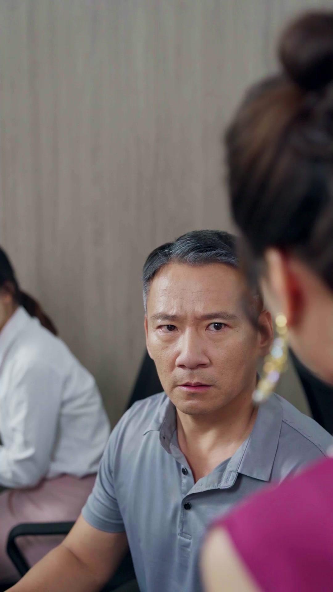 Reencontro e Confronto: Pai e Filho vs. Mal