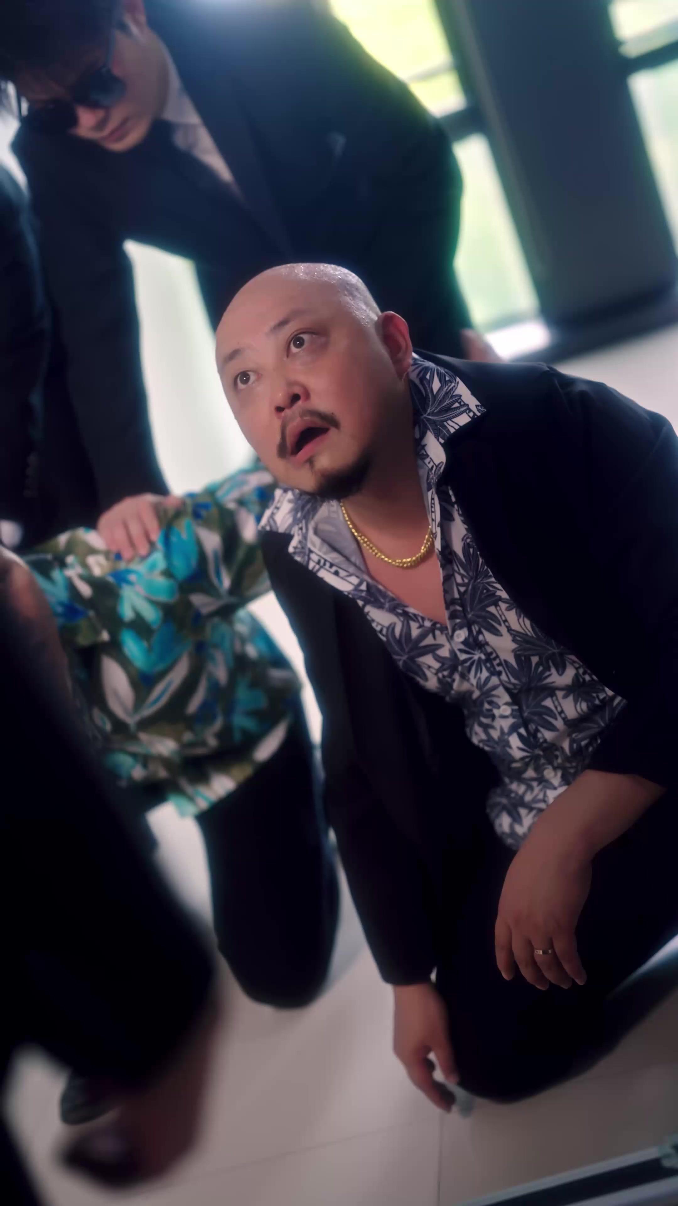 Istrinya Bos dari Kampung