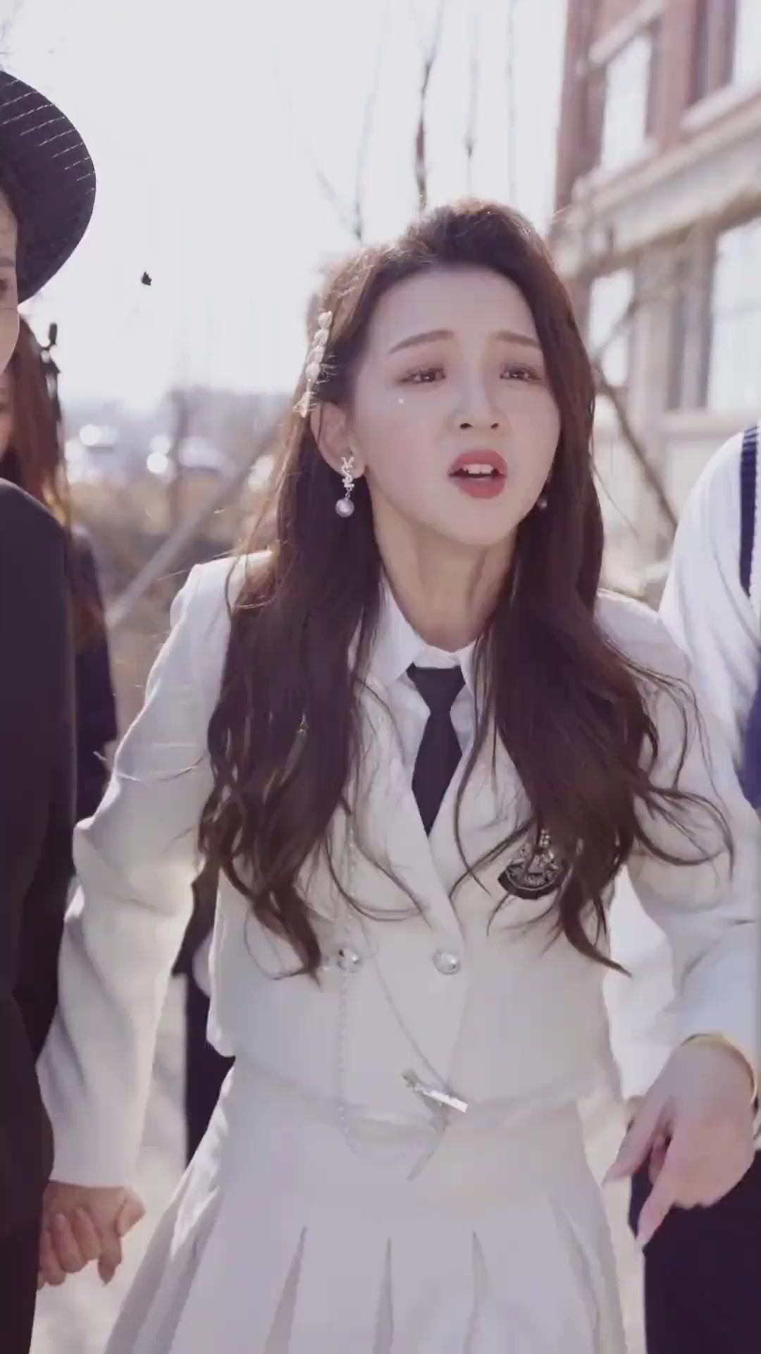 (吹き替え)泥に咲く、運命の花