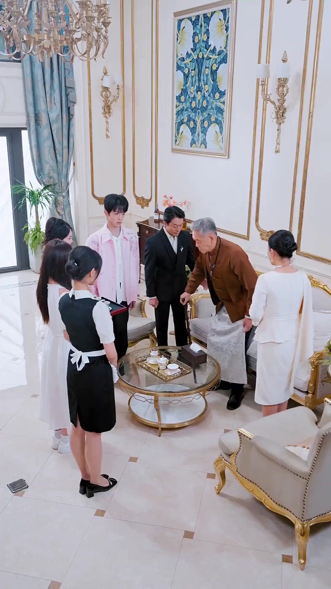 (吹き替え) このメイド 「悪役」がお仕事です