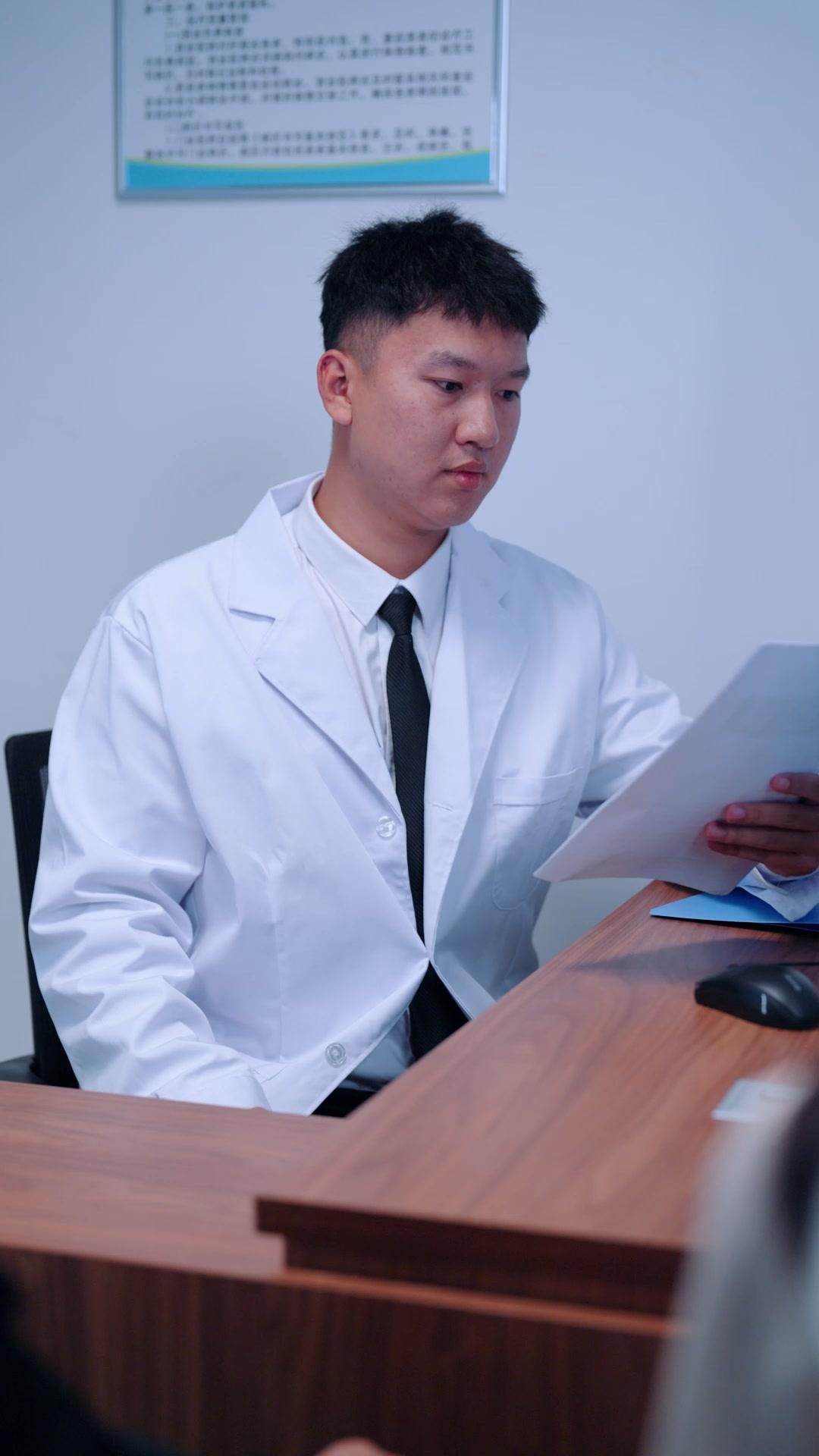 حب تحت الرماد