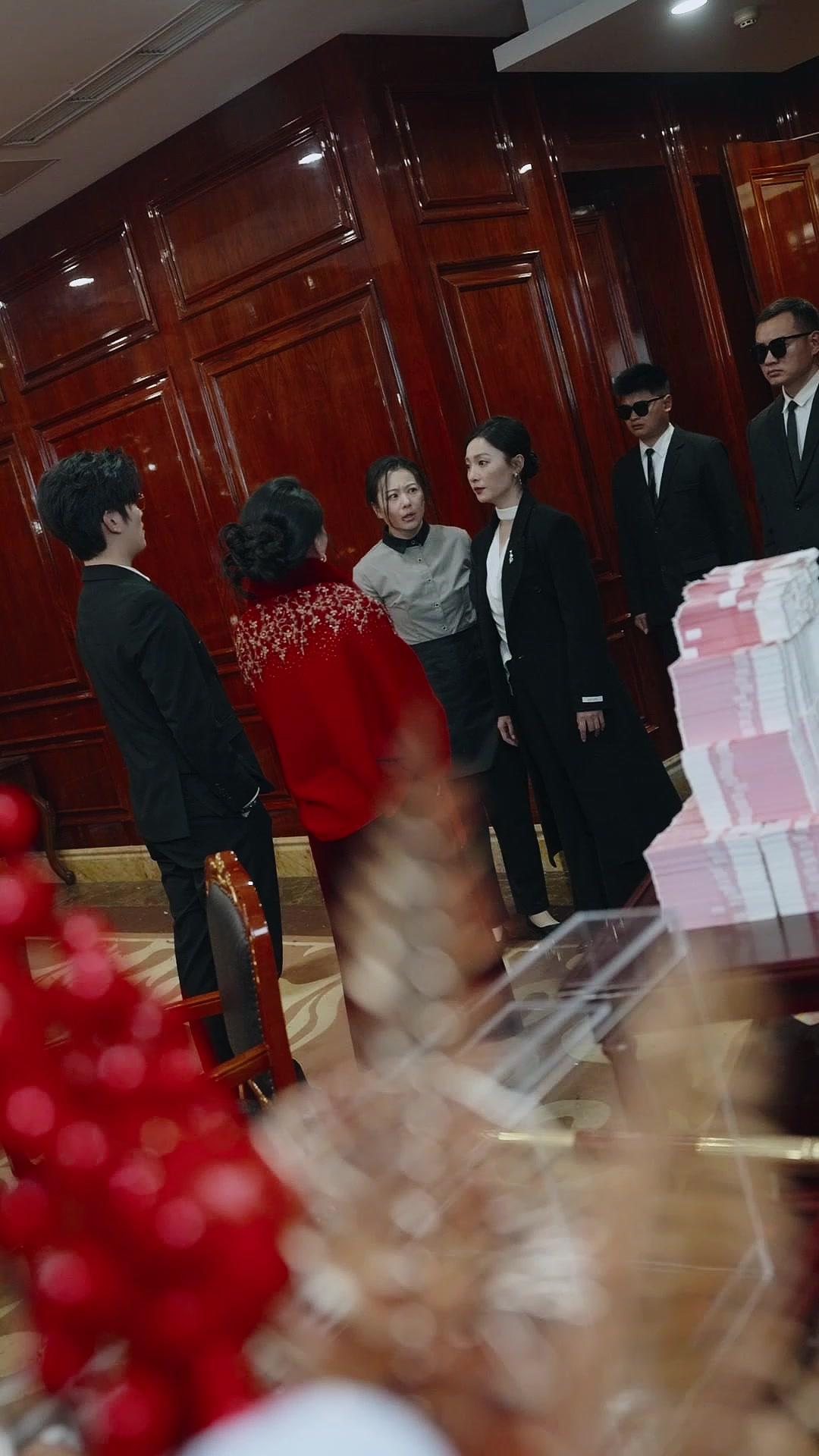 Reborn to Pick: Genius Son or Grateful Girl?