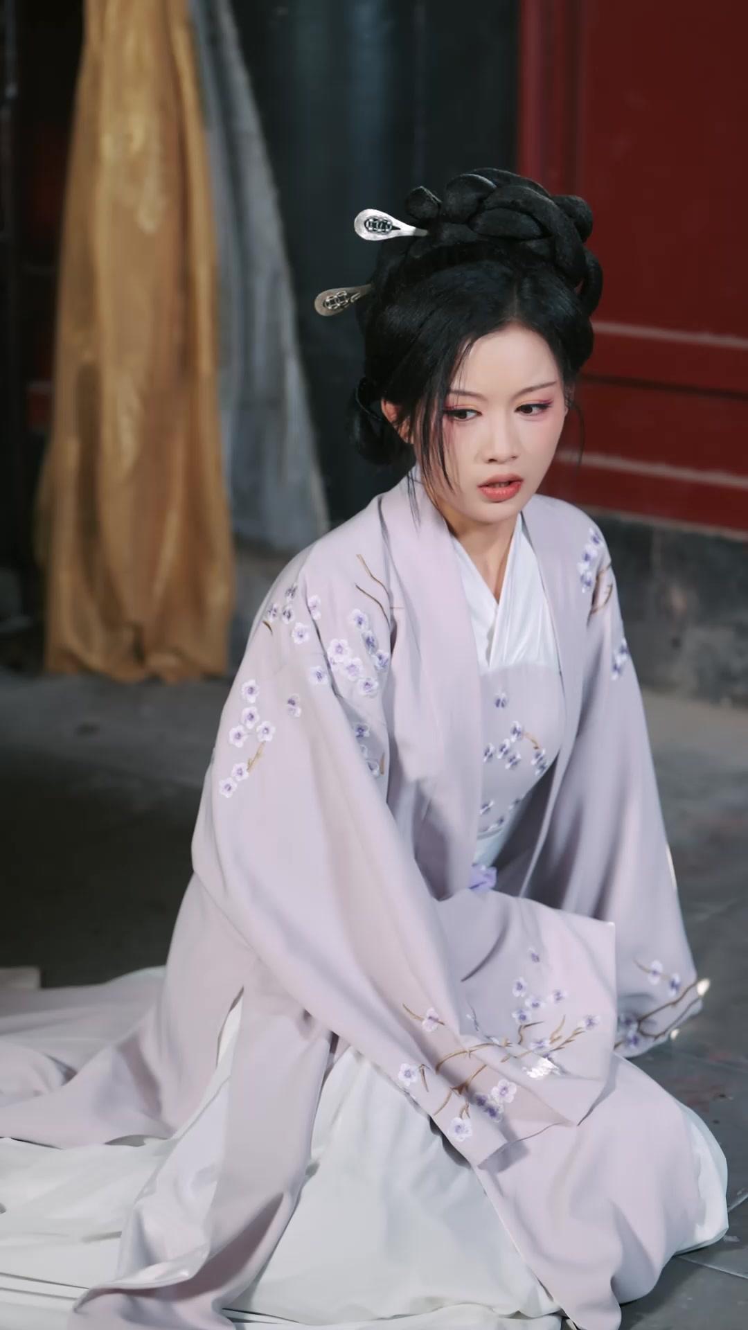  Putri Hoki Bikin Heboh Istana