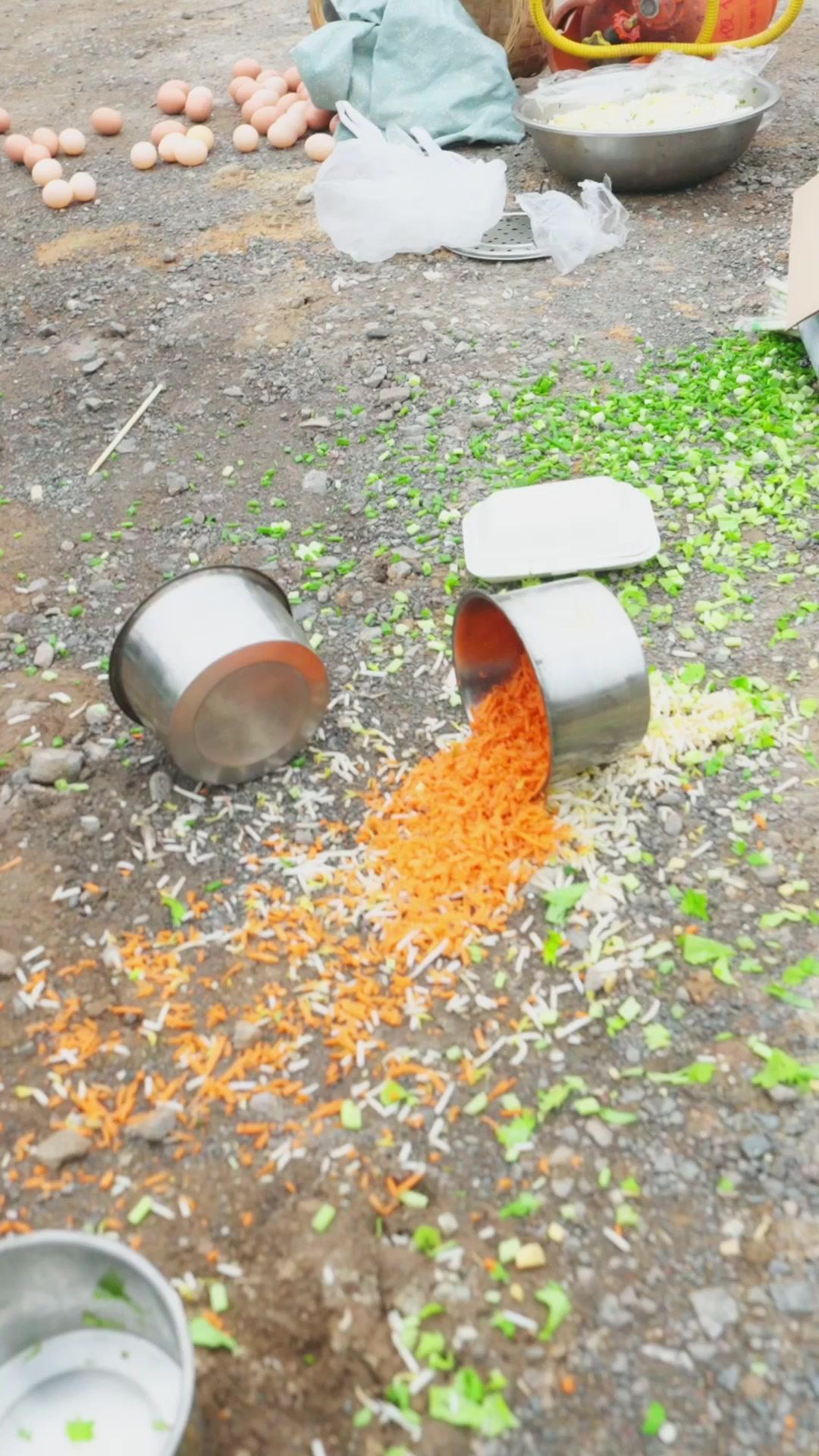 BONHEUR EN ANNÉE DU SERPENT : L'ASCENSION DE LÉA EN VILLE