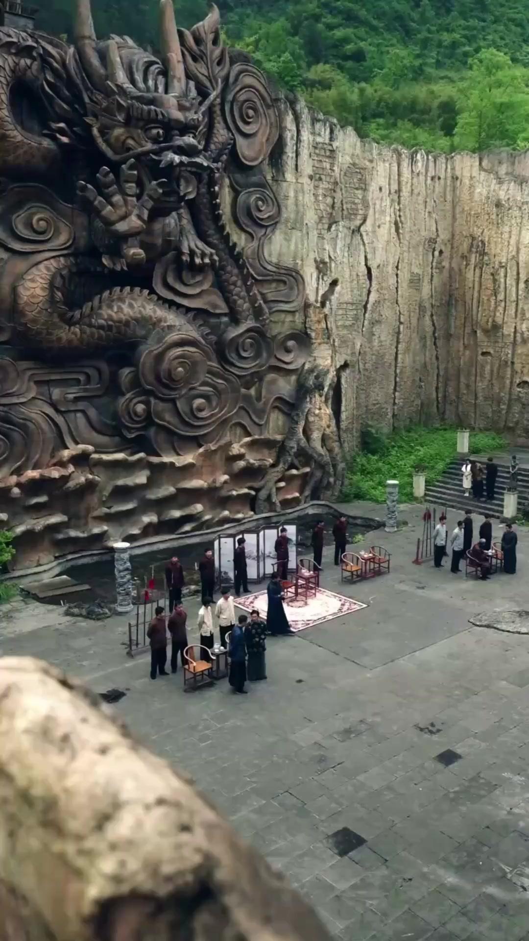 Janji Hancur, Pedang Terhunus