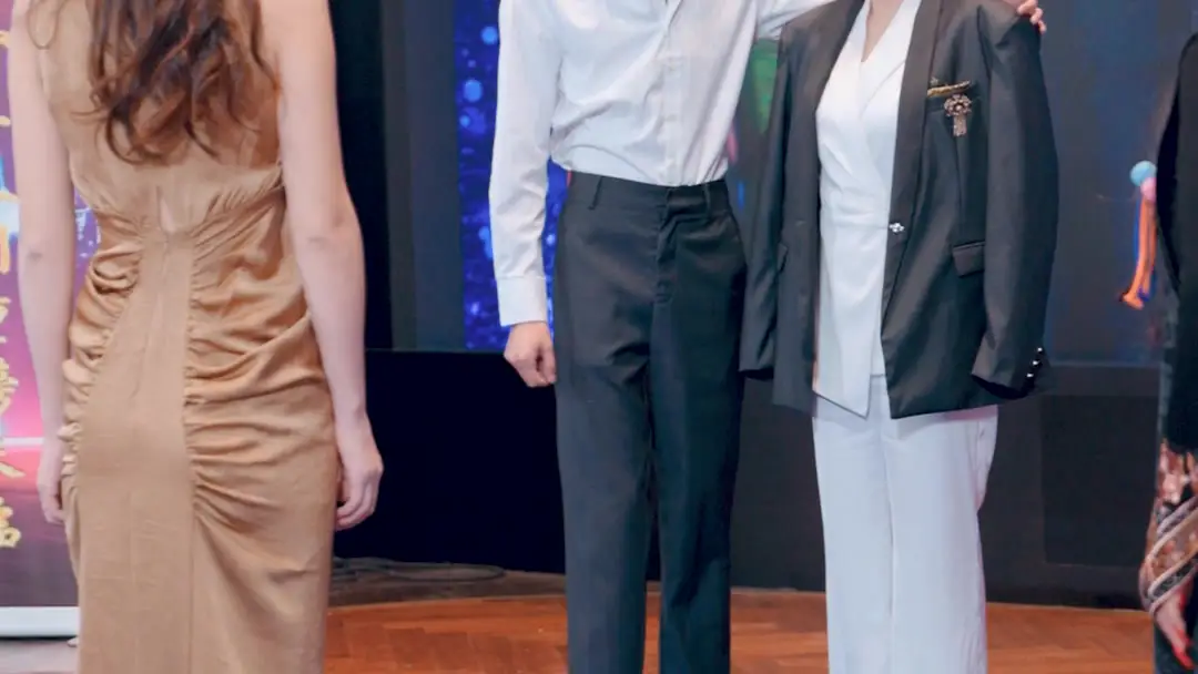 When the Boss Walks In