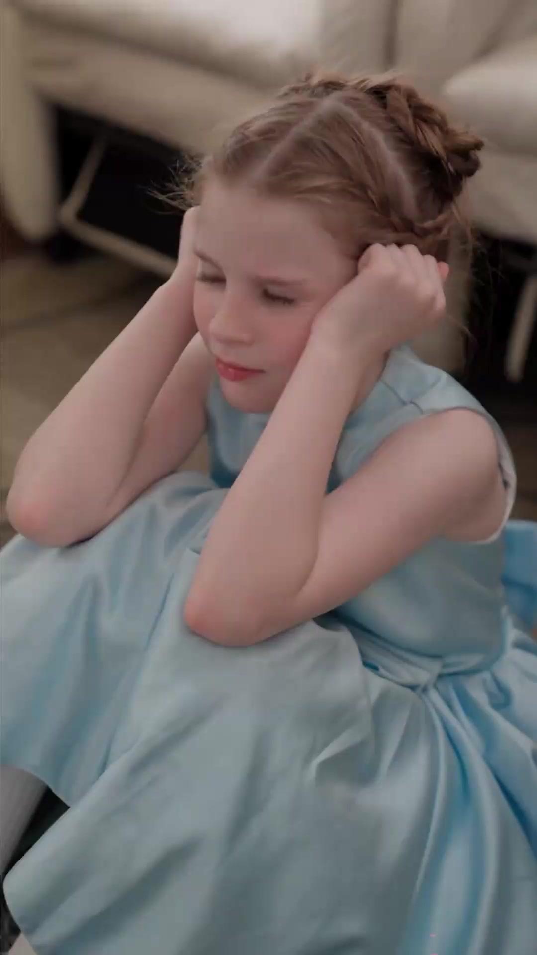 (Doblado) Él no es tu esposo