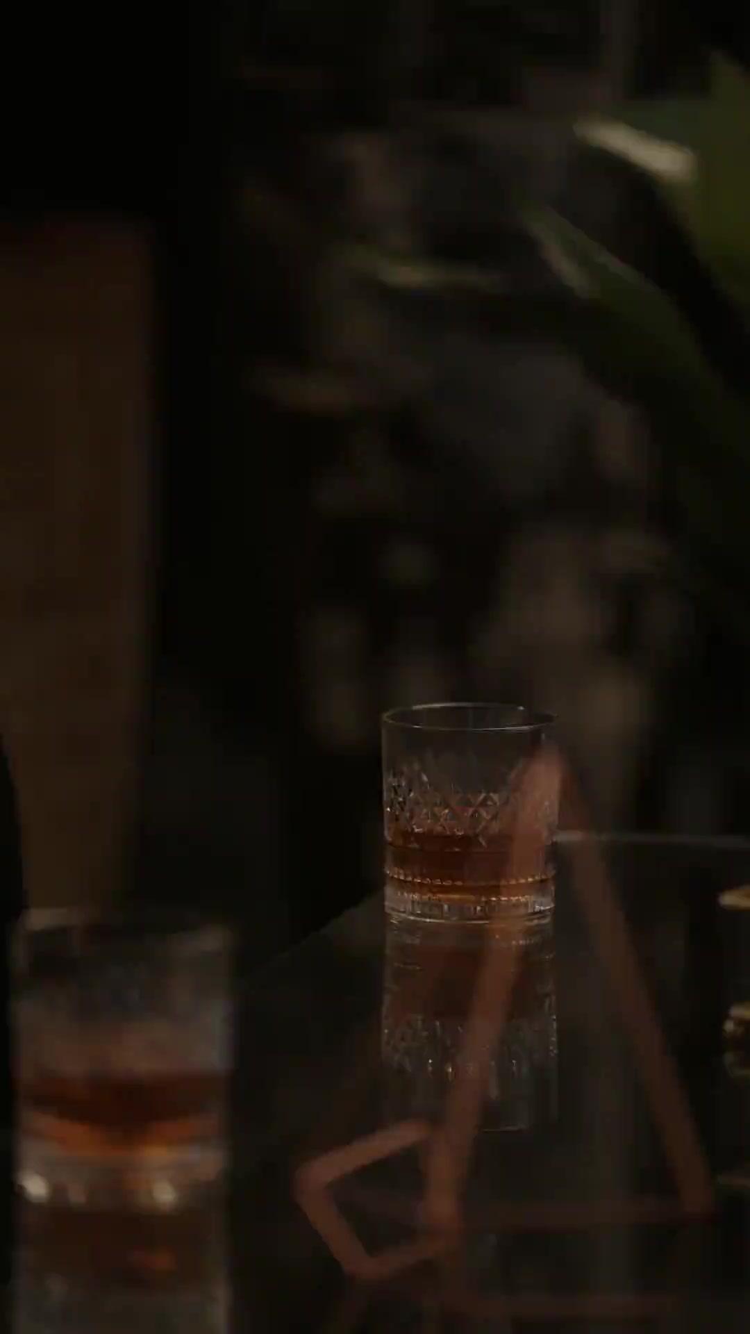 (Doublage)BRÛLÉS PAR L'AMOUR