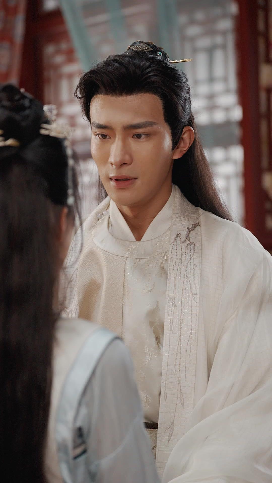 Your Majesty… I’m Just a Courtesan!