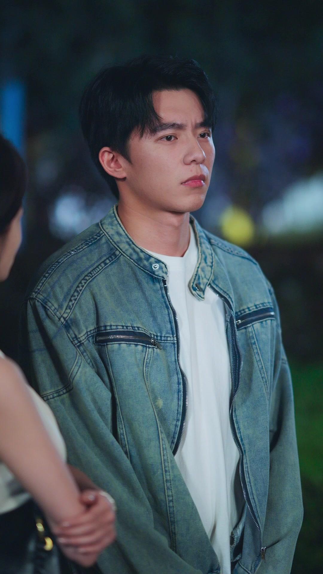 Jutawan Lari, Kekasih Ganti​