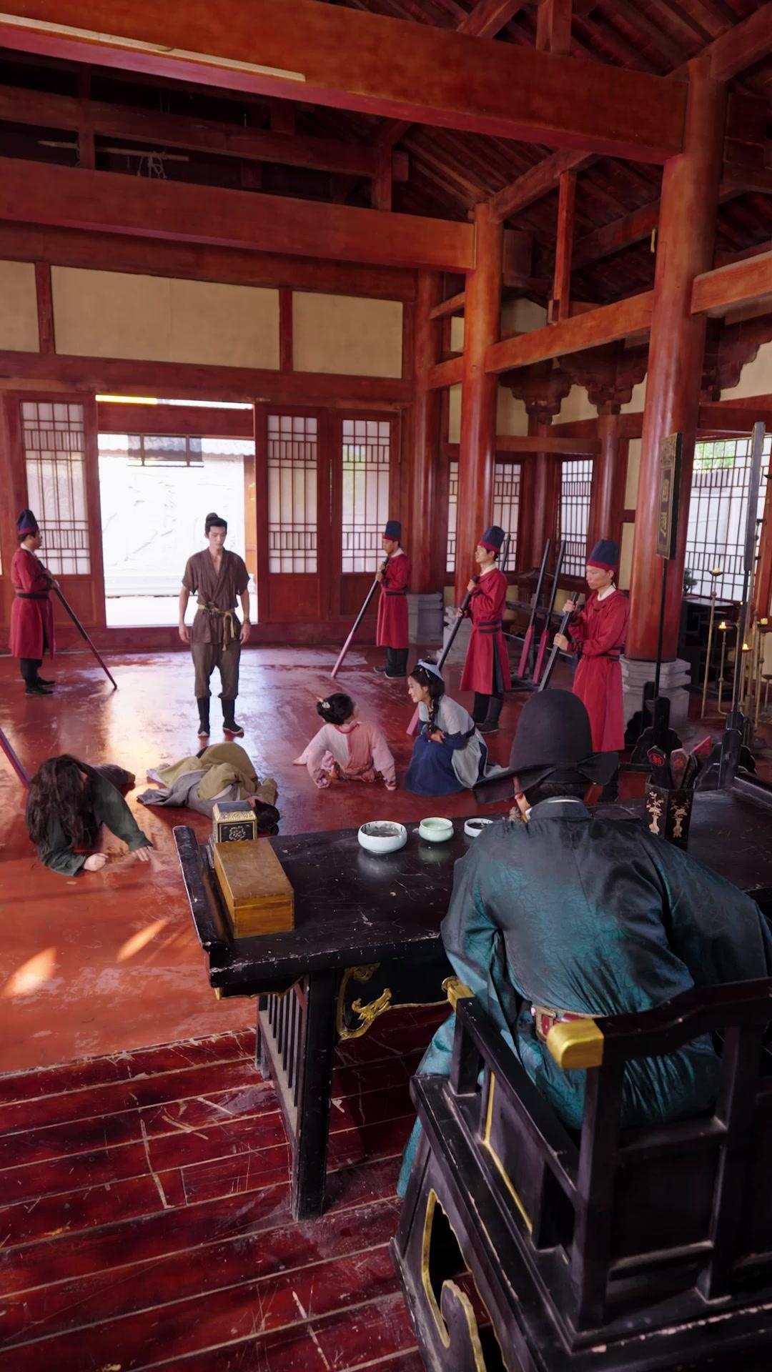 O Caçador Feroz e a Esposa Meiga