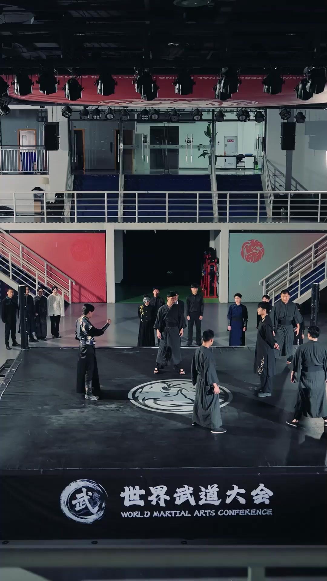 (Sulih suara)Tukang Sapu,Penguasa Arena