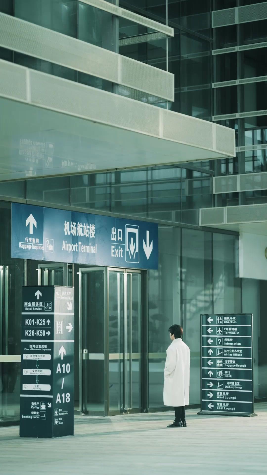 LA MARIÉE EN DEUIL BLANC