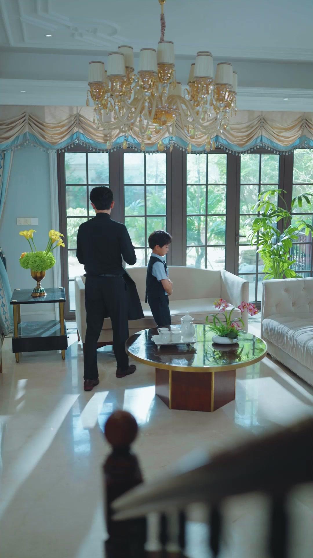 Dad’s Back! Kneel, Fakers!