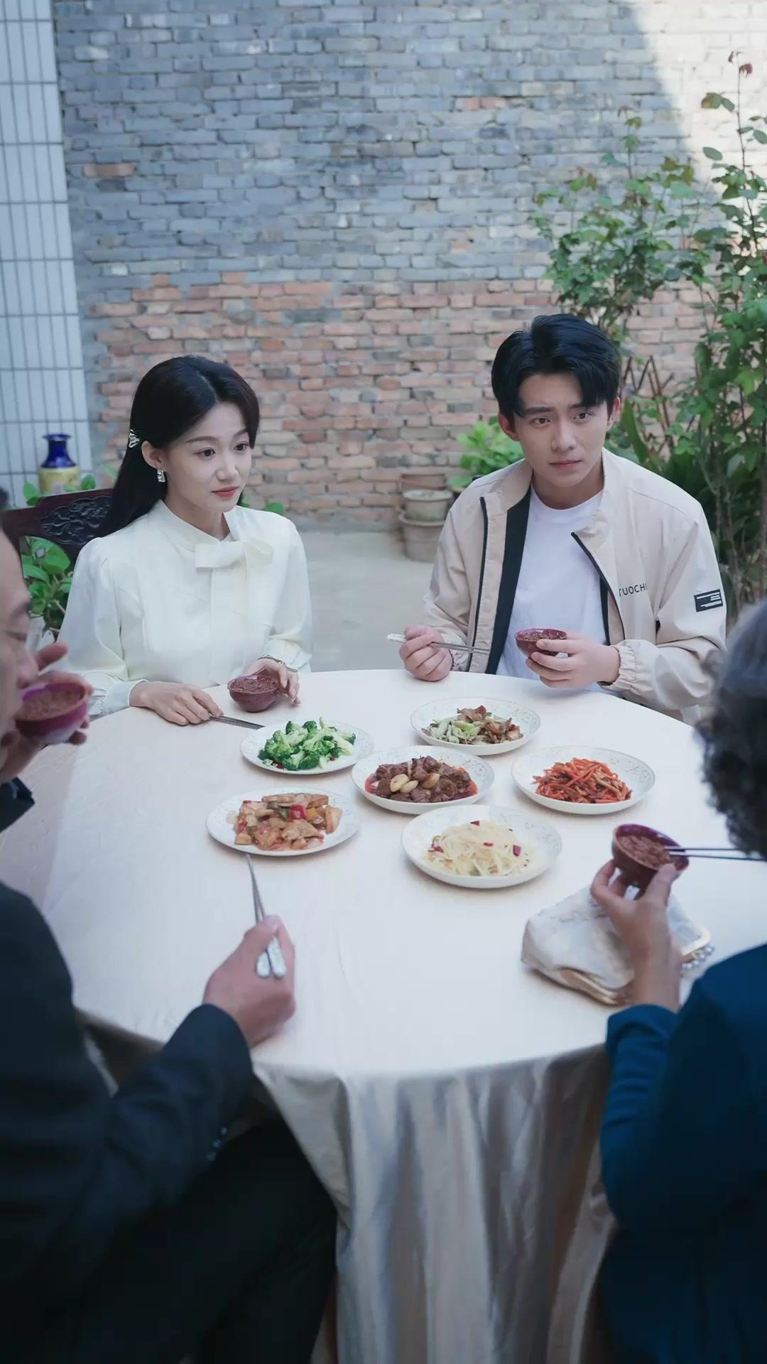 Jutawan Lari, Kekasih Ganti​