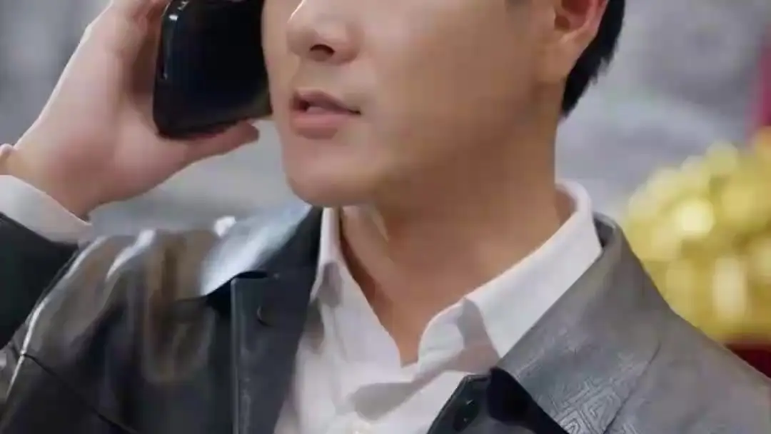 Just Divorce, We'd Love to Marry You: When the Chandelier Trembles