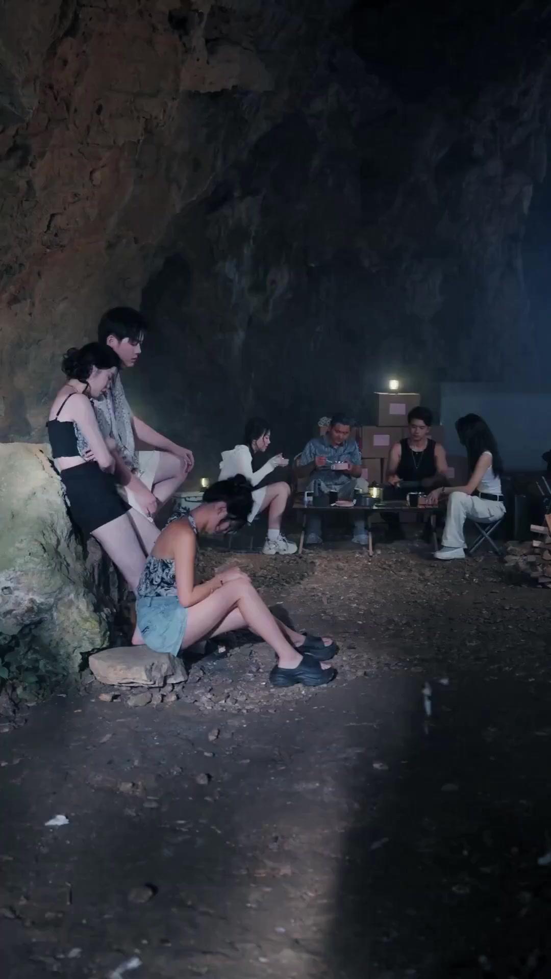 (Dublagem) O Ataque do Tubarão Gigante