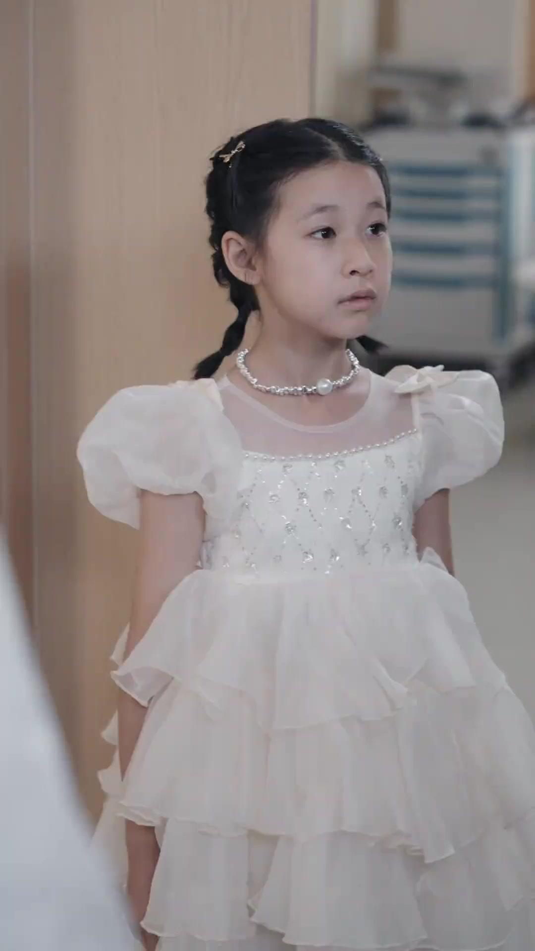 LE MENSONGE NÉ AVANT L'ENFANT